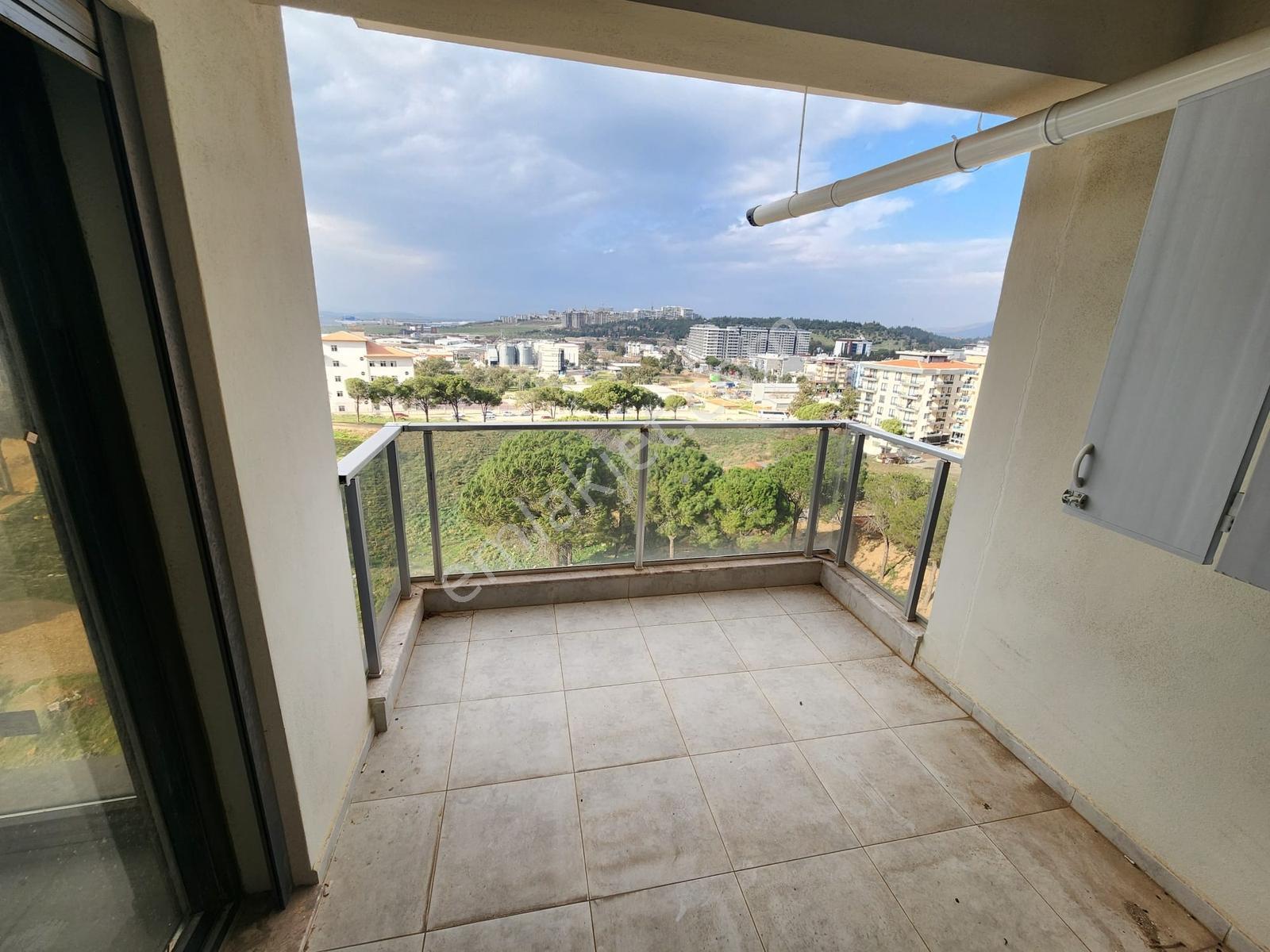 Menemen Asarlık'ta Kiralık Geniş 3+1 Daire - Görsel 32