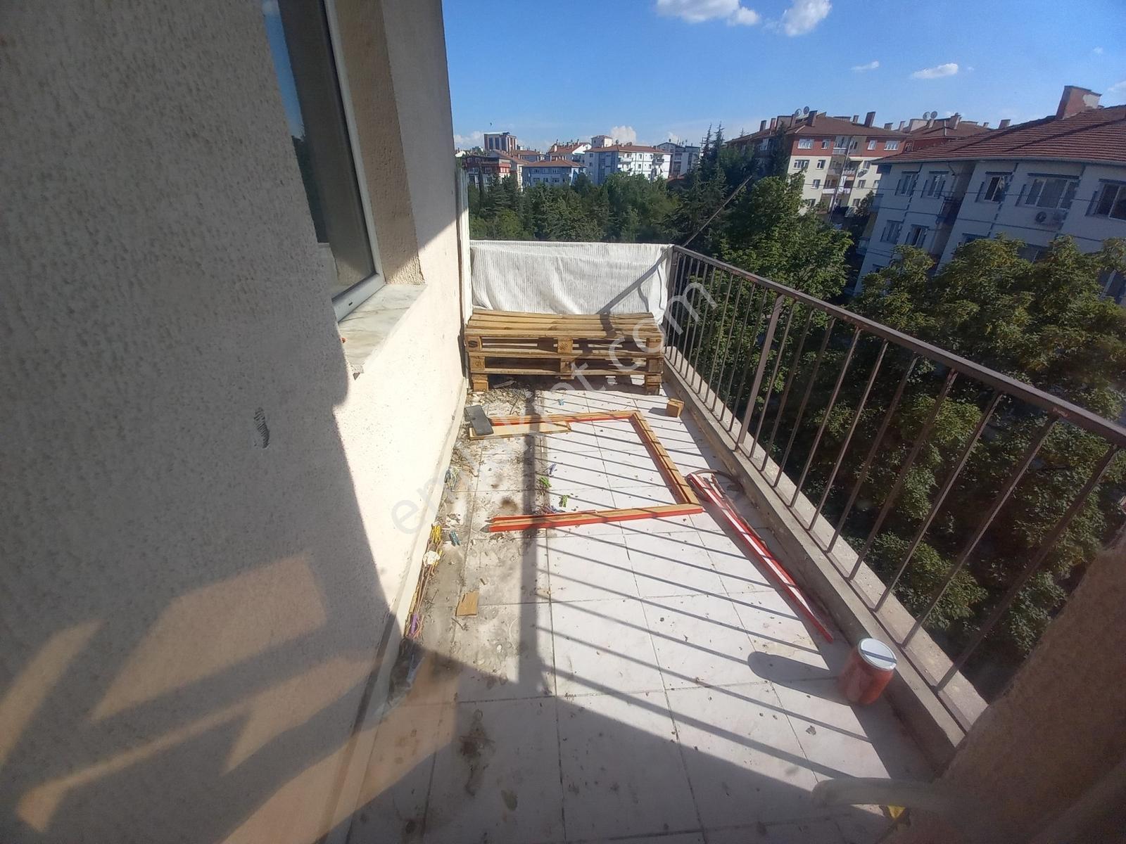 Elif Emlak'tan Merkezi Konumda Son Katta 3+1 Kiralık Daire - Görsel 15