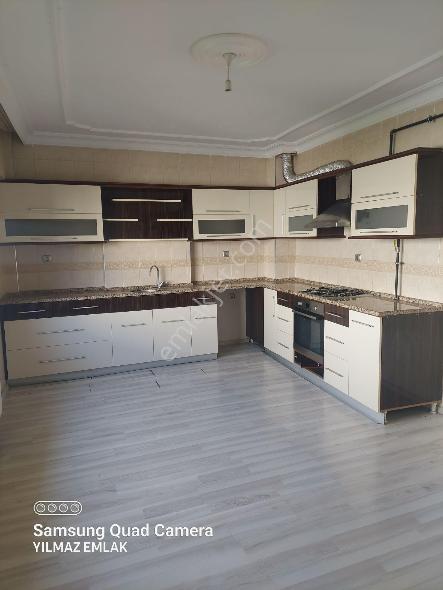 Cumhuriyet Mahallesinde Kiralık Doğalgazlı 3+1 Daire - Görsel 2
