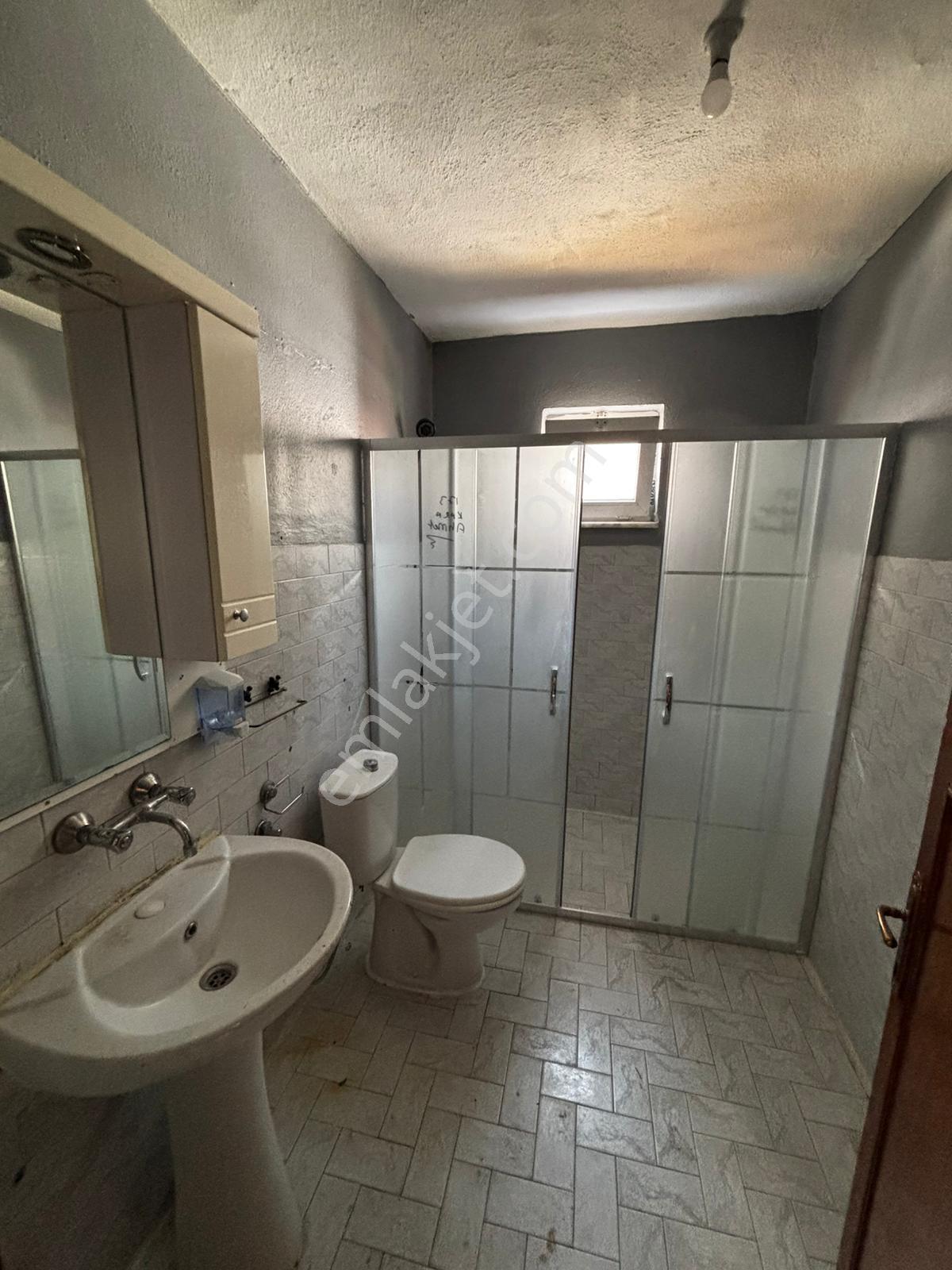 Türkbeyli Camisi Karşısında Yenilenmiş Kiralık 3+1 Geniş Daire - Görsel 24