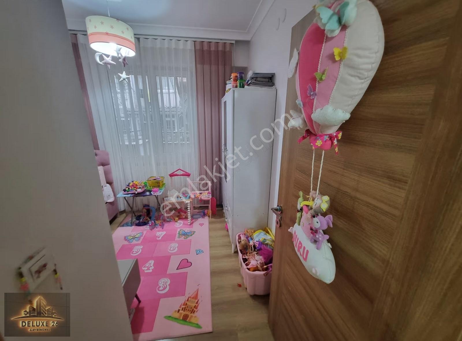 Deluxe 26 ' Dan Yeni Binada Otoparklı Köşe Ferah 2+1 80 M2 Daire - Görsel 5