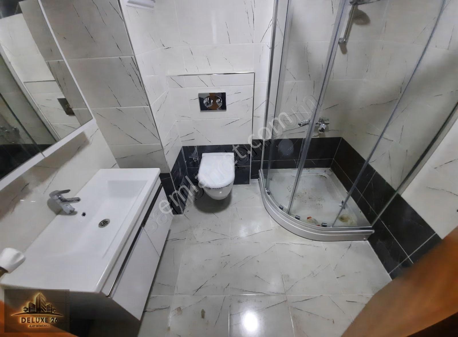 Deluxe 26 ' Dan Yeni Binada Otoparklı Köşe Ferah 2+1 80 M2 Daire - Görsel 14