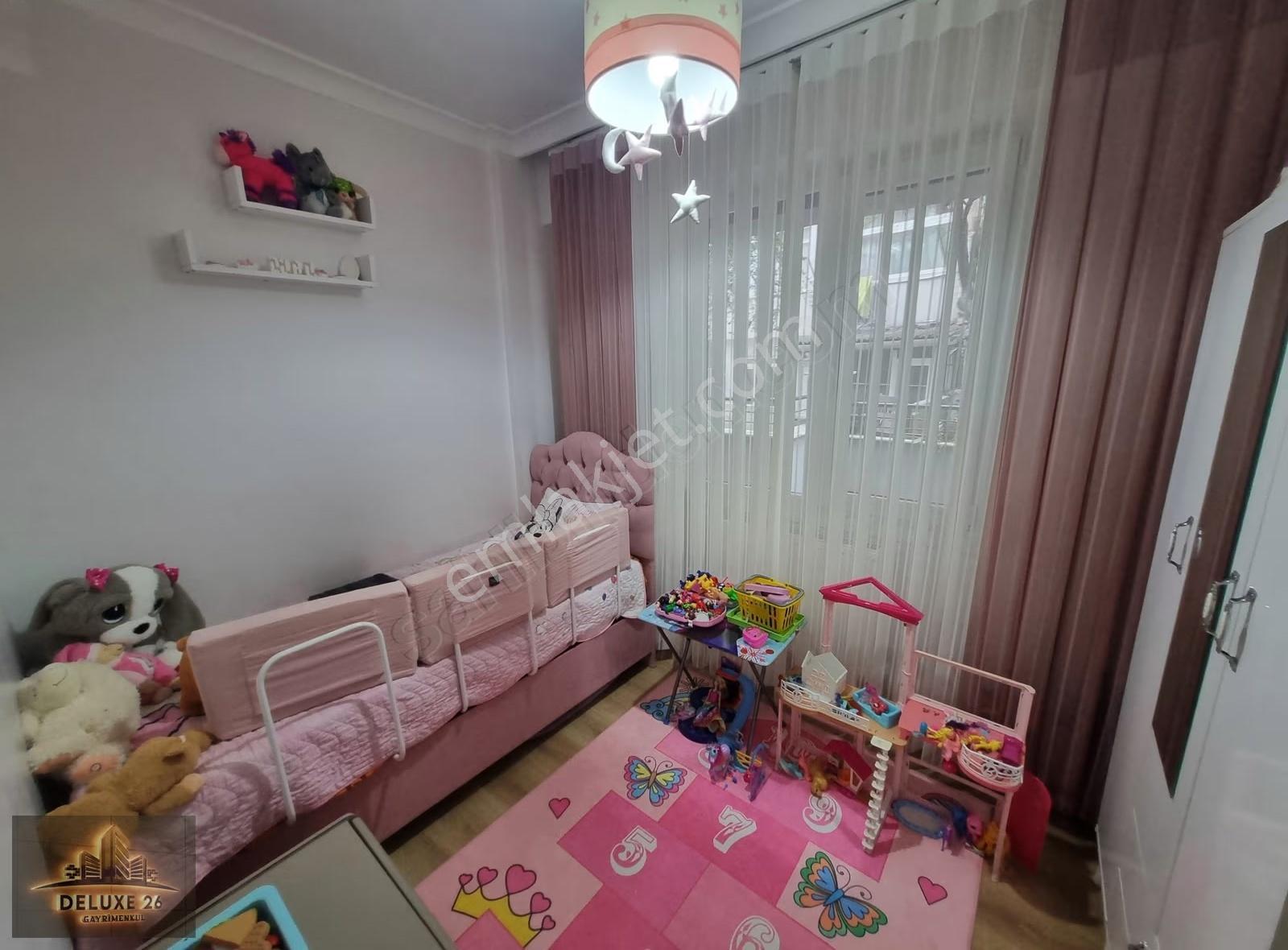 Deluxe 26 ' Dan Yeni Binada Otoparklı Köşe Ferah 2+1 80 M2 Daire - Görsel 13