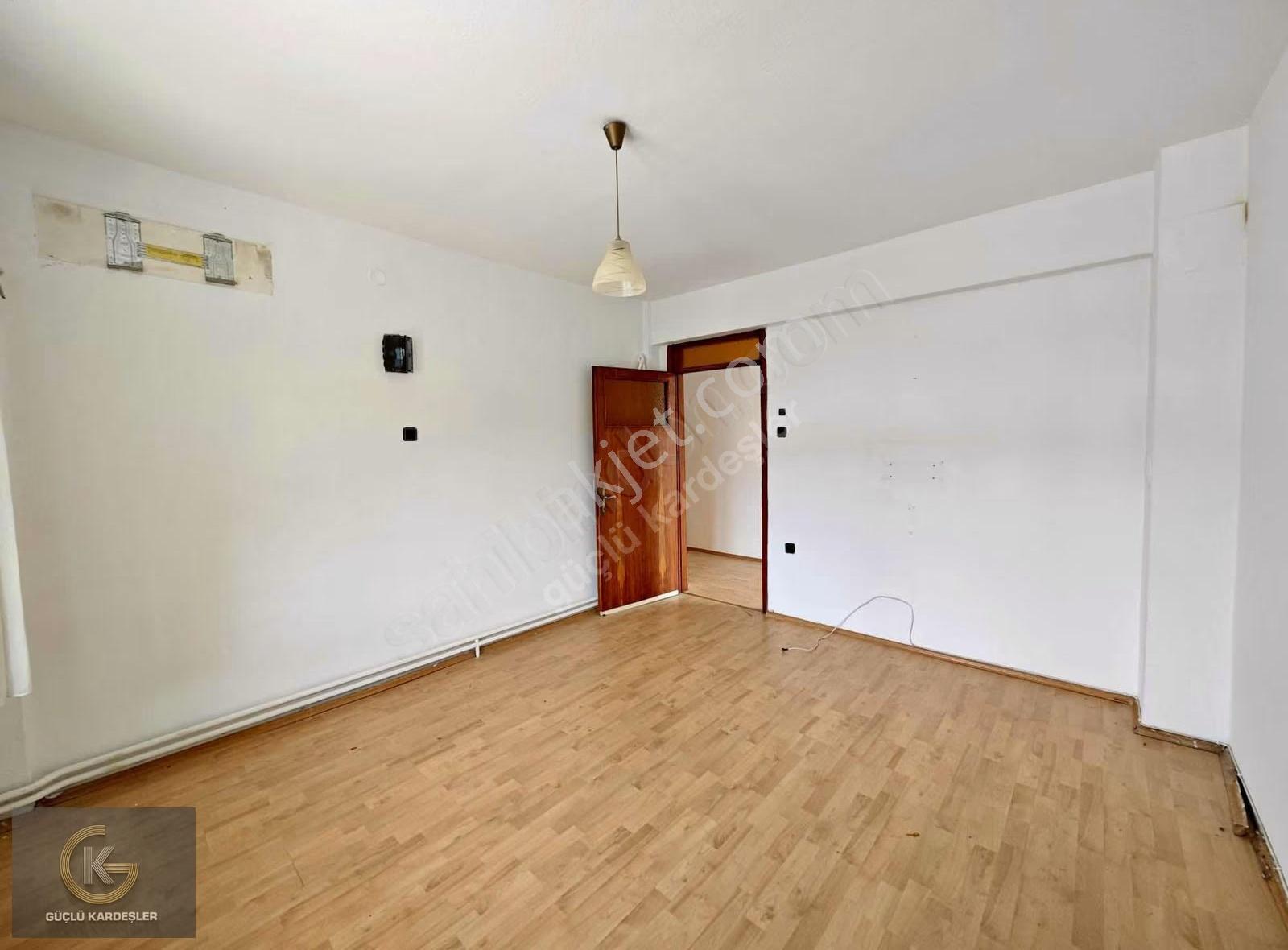 Güçlü Kardeşler Denize 50 Metre 500m2 Arsa İçinde 6+1 Villa - Görsel 13
