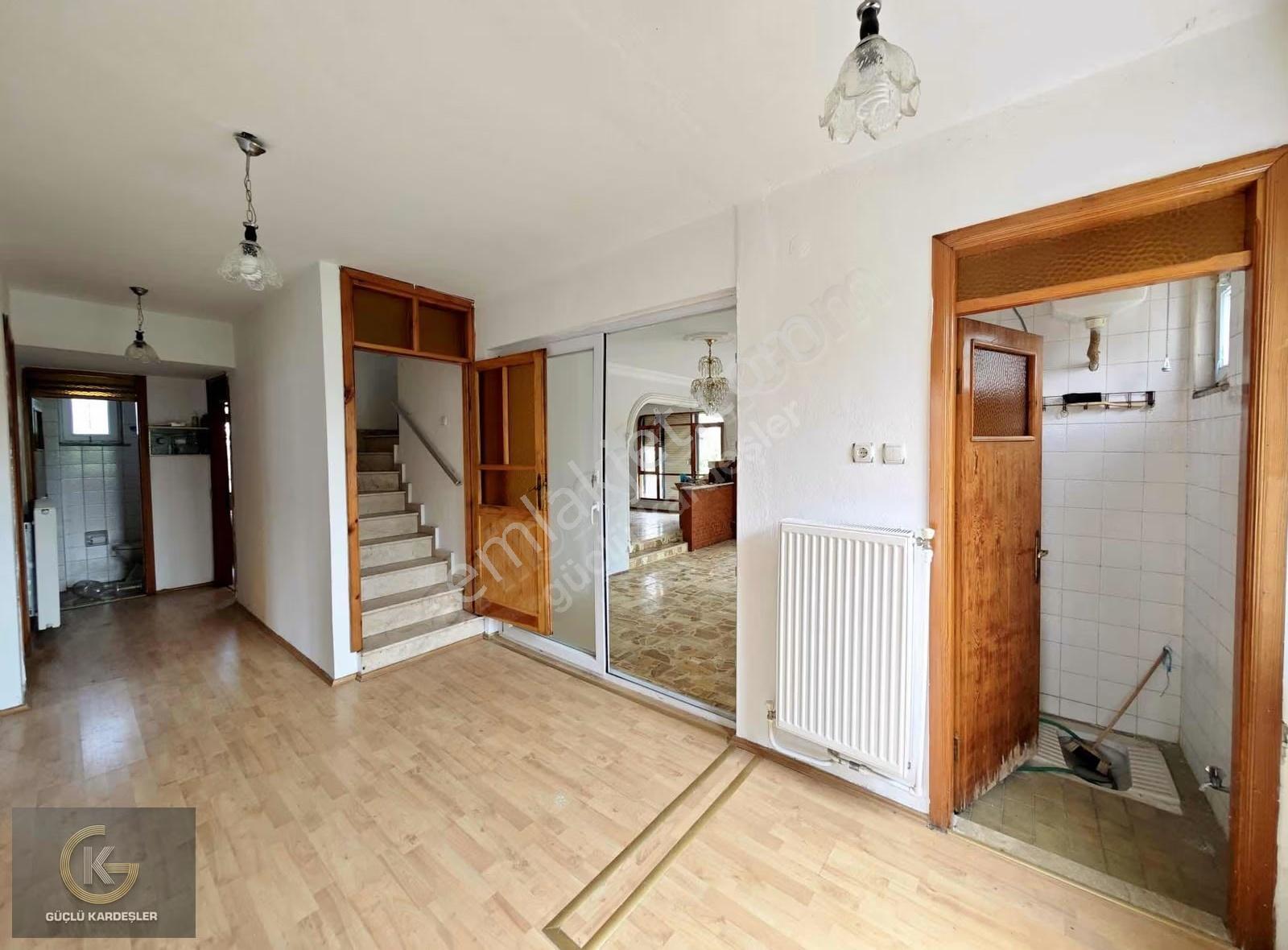 Güçlü Kardeşler Denize 50 Metre 500m2 Arsa İçinde 6+1 Villa - Görsel 34