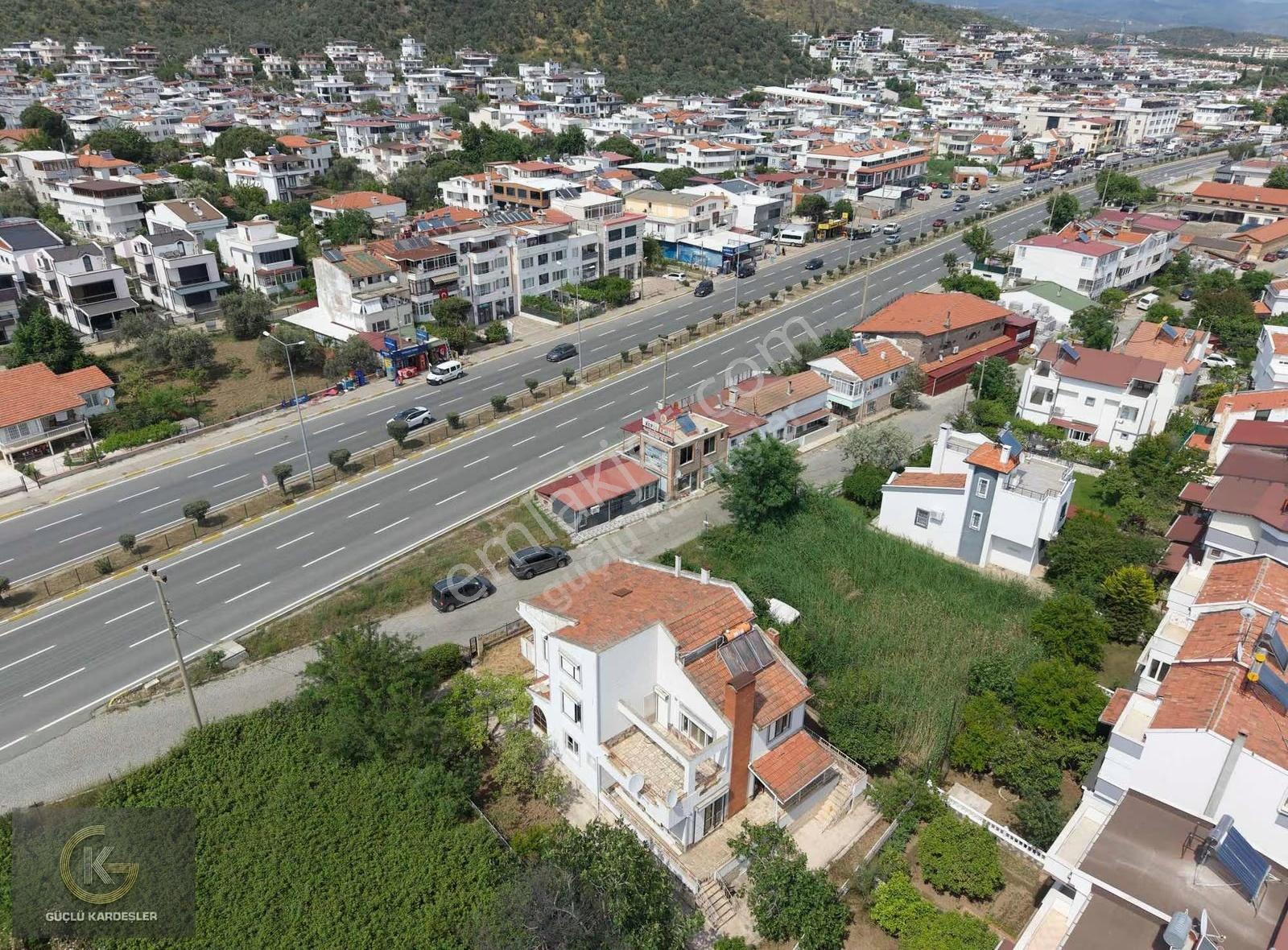 Güçlü Kardeşler Denize 50 Metre 500m2 Arsa İçinde 6+1 Villa - Görsel 14