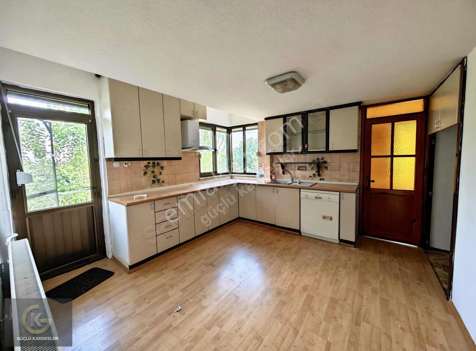Güçlü Kardeşler Denize 50 Metre 500m2 Arsa İçinde 6+1 Villa - Görsel 26