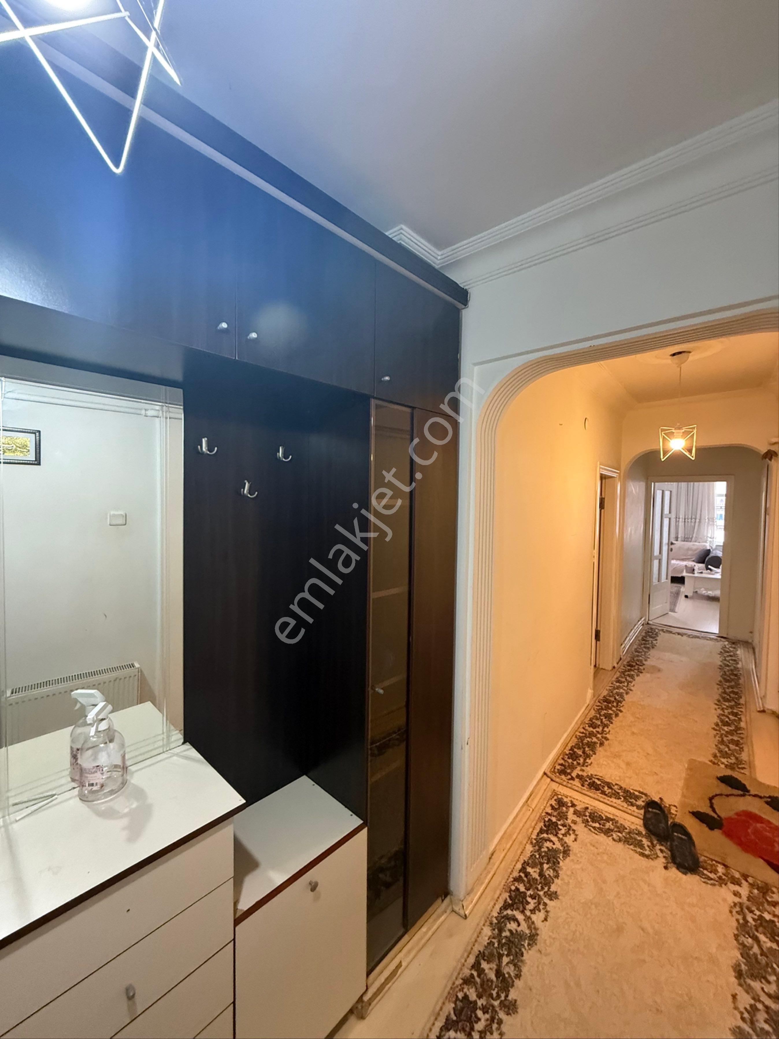 Ulugazi Mahallesinde İci Temiz Esyalı Kiralık Daire - Görsel 16
