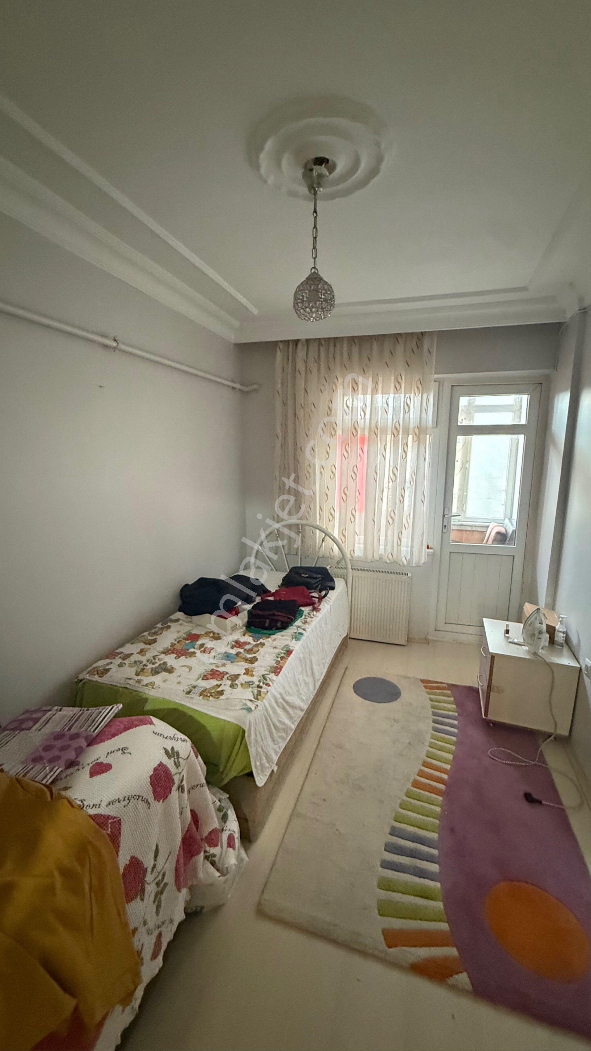 Ulugazi Mahallesinde İci Temiz Esyalı Kiralık Daire - Görsel 18