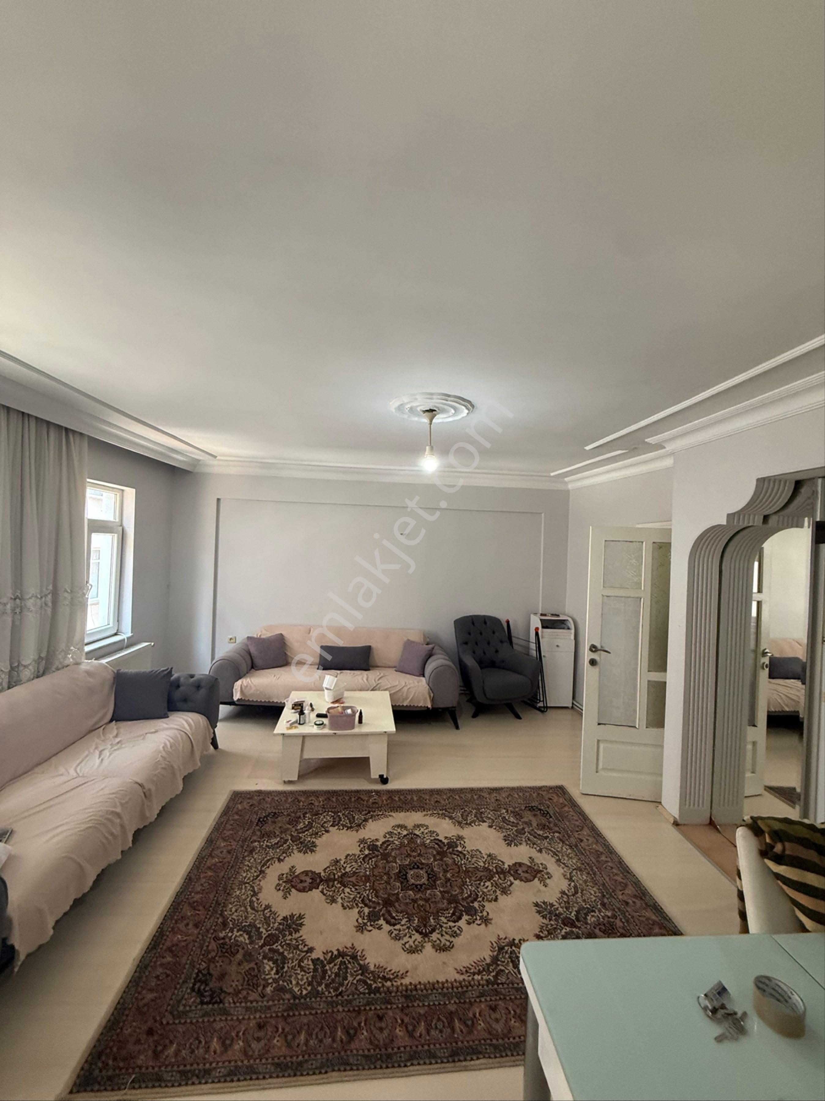 Ulugazi Mahallesinde İci Temiz Esyalı Kiralık Daire - Görsel 9