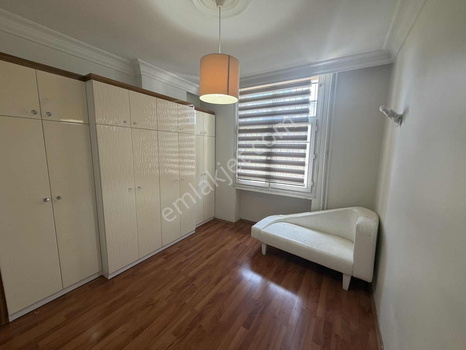 Reşatbeyde Yarbaşı Karakol Arkası Çok Geniş 3+1 K.mutfak Kiralık - Görsel 30