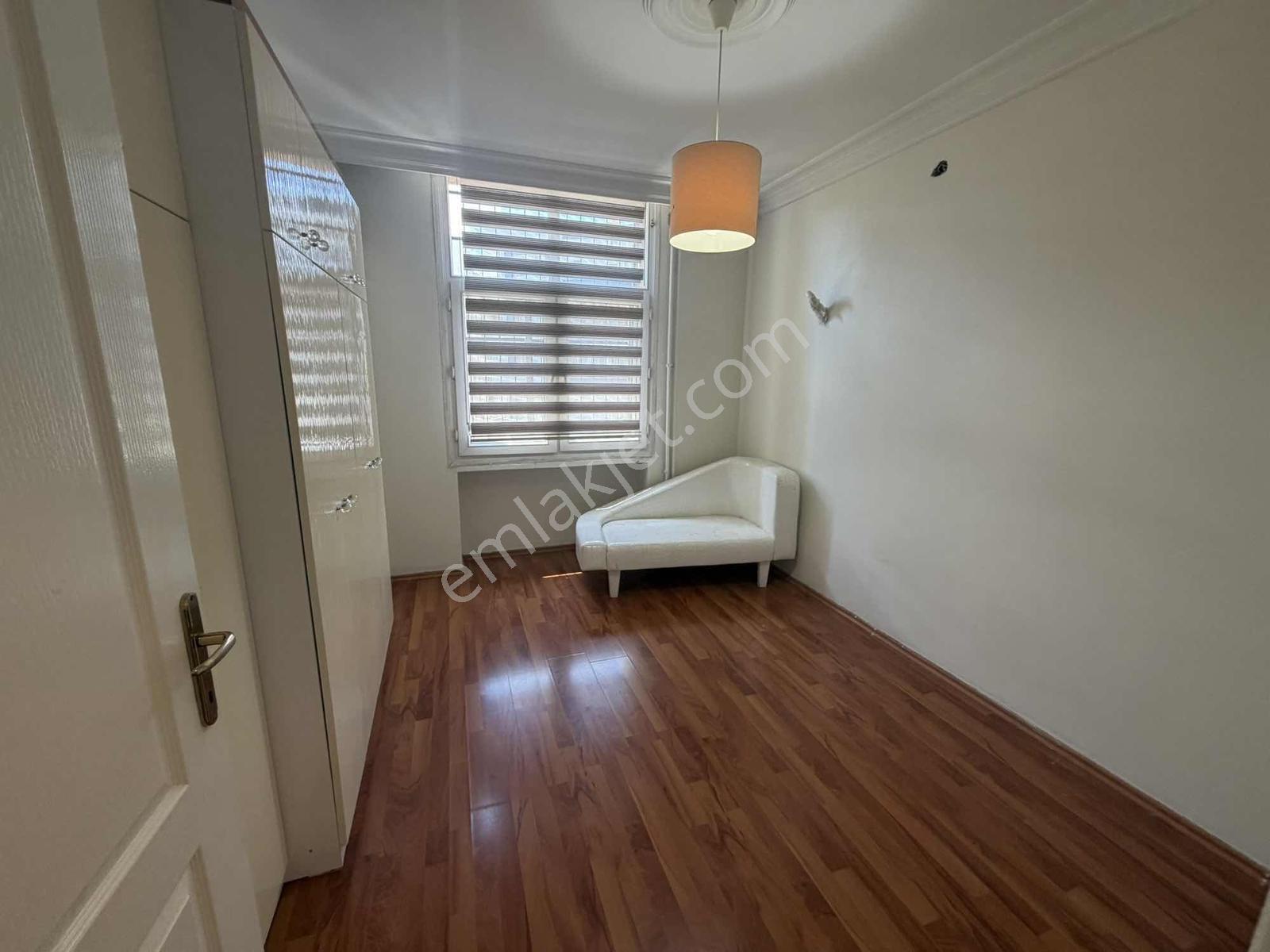Reşatbeyde Yarbaşı Karakol Arkası Çok Geniş 3+1 K.mutfak Kiralık - Görsel 2