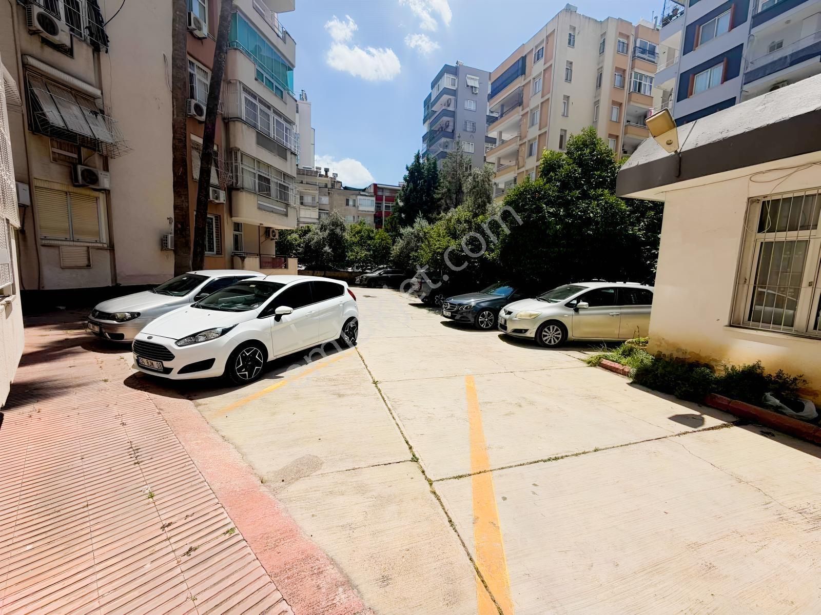 Reşatbeyde Yarbaşı Karakol Arkası Çok Geniş 3+1 K.mutfak Kiralık - Görsel 4
