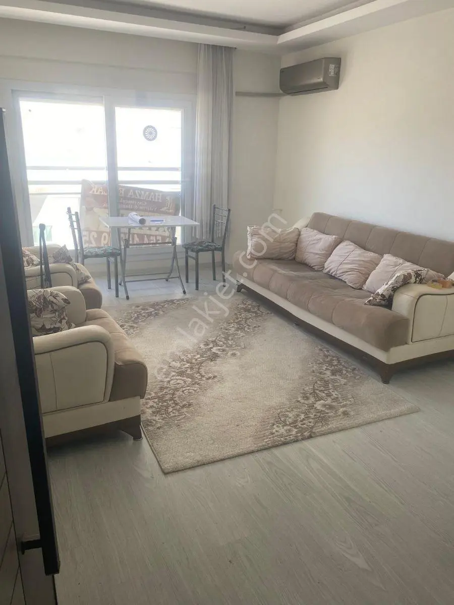 Bornova Mevlana Mahallesi'nde Satılık 1+1