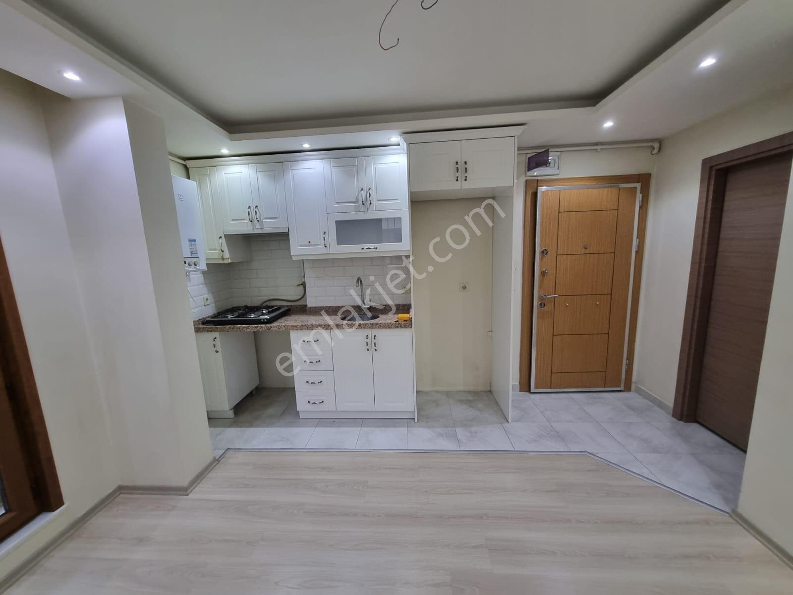 Oryaştan Ataşehir Kayışdağında Metroya Yakın 45m2 1+1 Daire