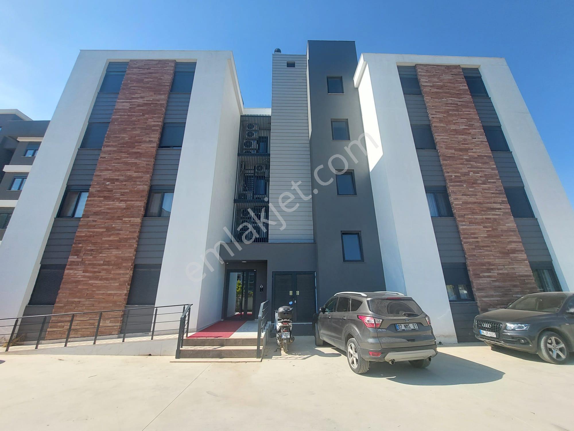 Aksu Altıntaş 30luk Yol Üzerinde Havuzlu Lüks 1+1 Kiralık Daire - Görsel 3