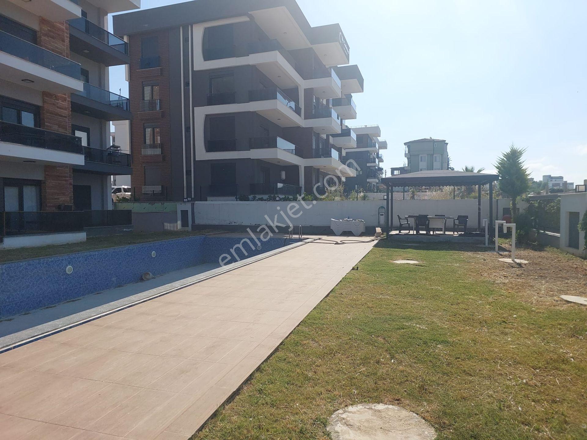 Aksu Altıntaş 30luk Yol Üzerinde Havuzlu Lüks 1+1 Kiralık Daire - Görsel 2