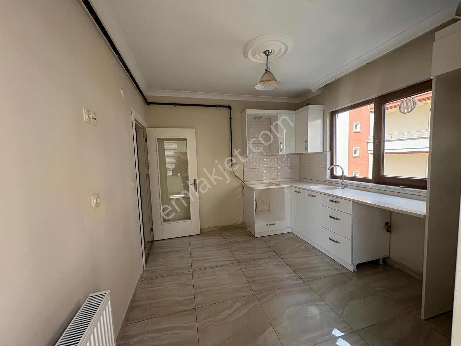 Söğütlü'de Kiralık 3+1 Dubleks Daire - Görsel 9