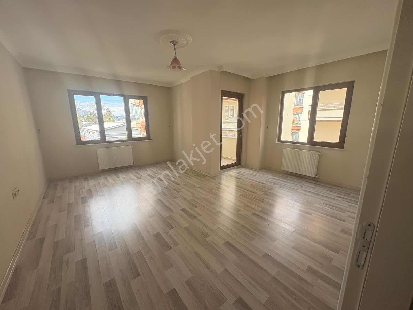 Söğütlü'de Kiralık 3+1 Dubleks Daire - Görsel 6
