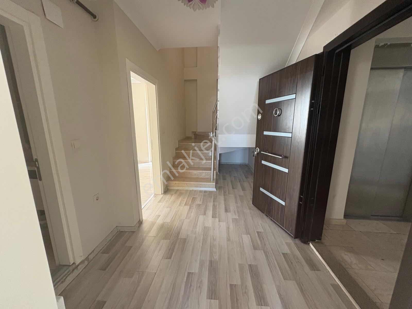 Söğütlü'de Kiralık 3+1 Dubleks Daire - Görsel 3