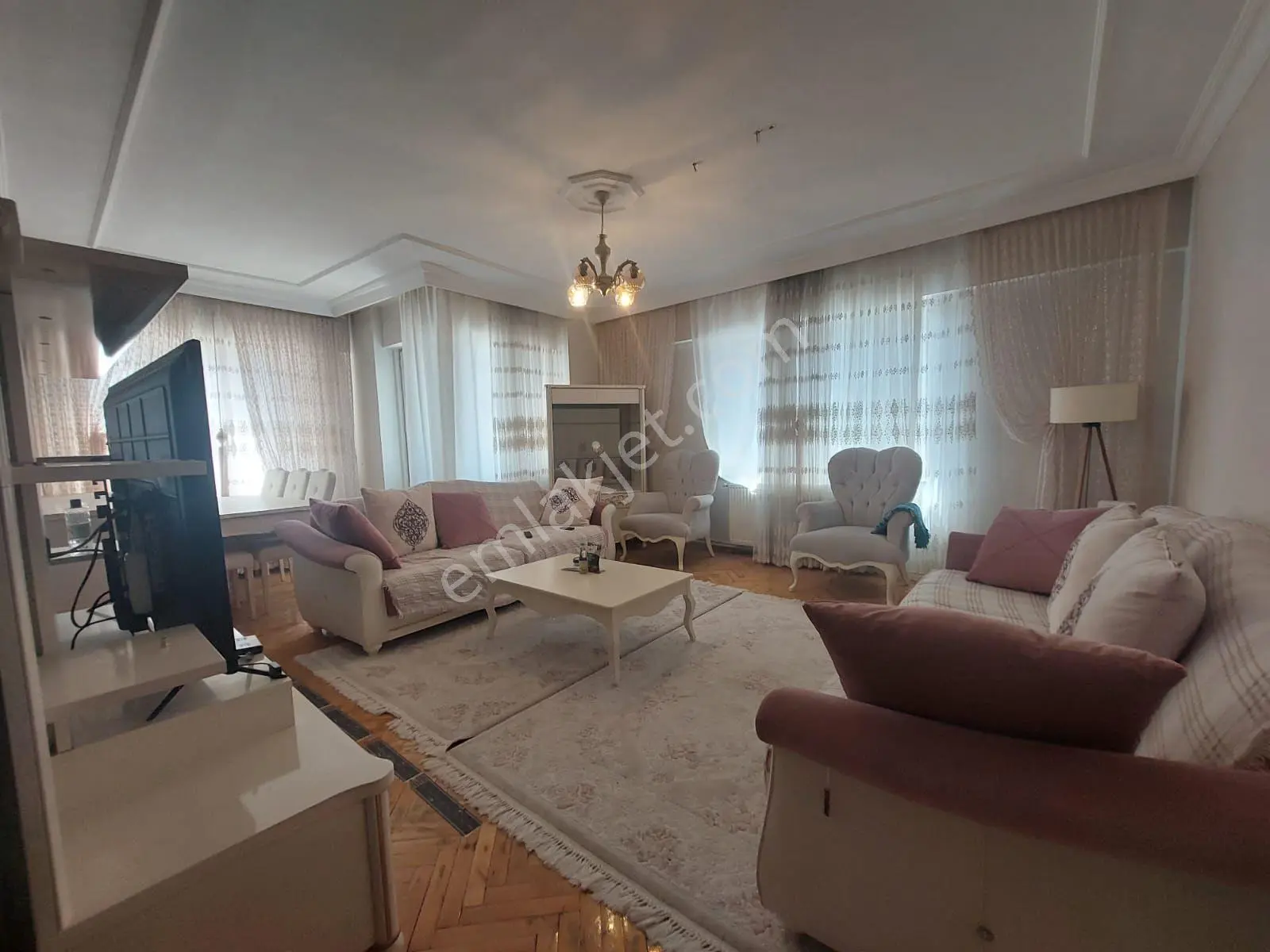 Eeşyalı Eyhsinan Mh Satılık 3+1 Daire Firsat Dairesi