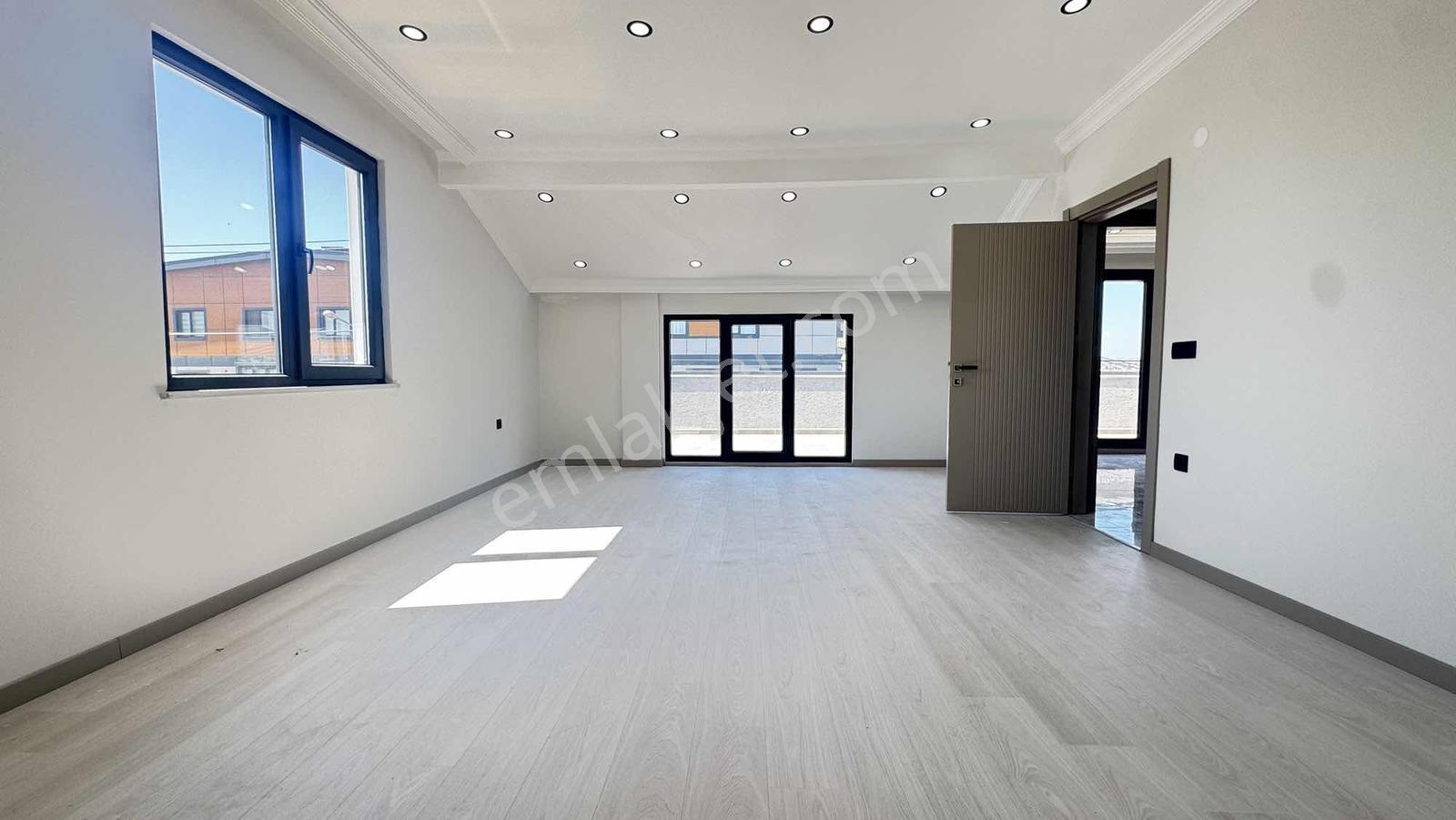 Hastane Nın Yanın Da 4+1 240m2 Asansörlü Lüks Dubleks - Görsel 21