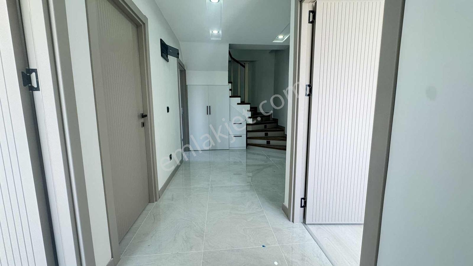 Hastane Nın Yanın Da 4+1 240m2 Asansörlü Lüks Dubleks - Görsel 18