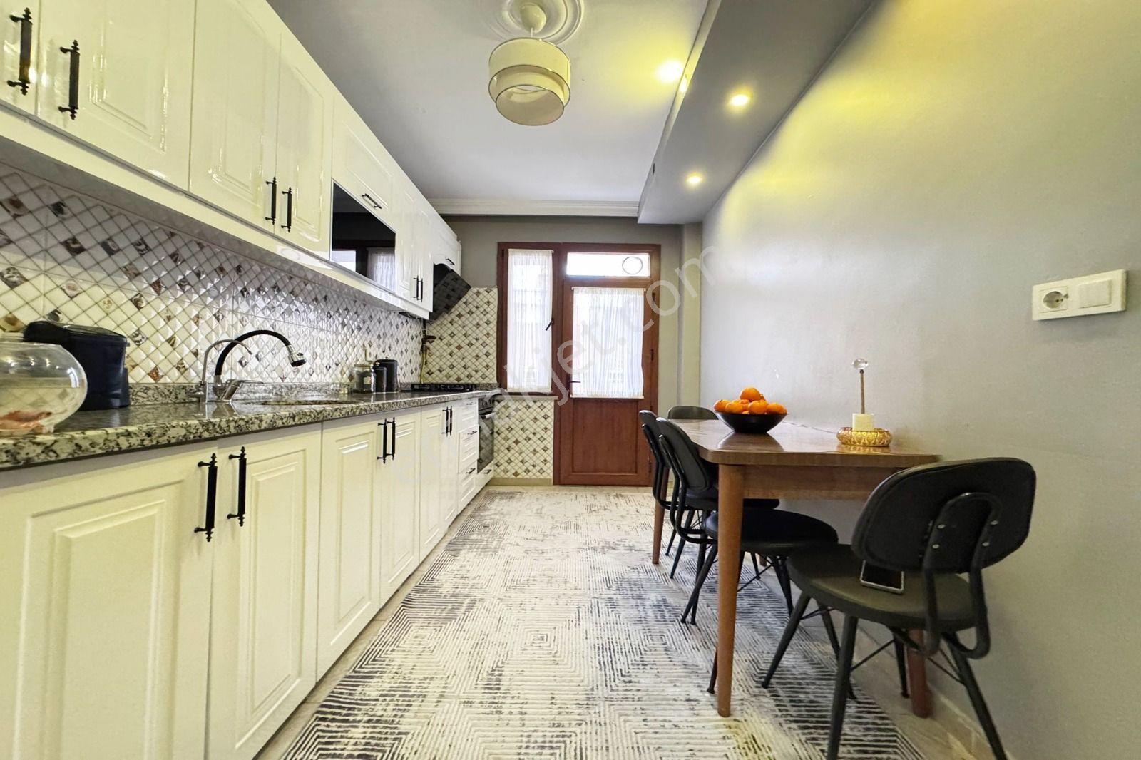 Metrobüse Yakın Masrafsız 2+1 Balkonlu Arakat Daire - Görsel 17
