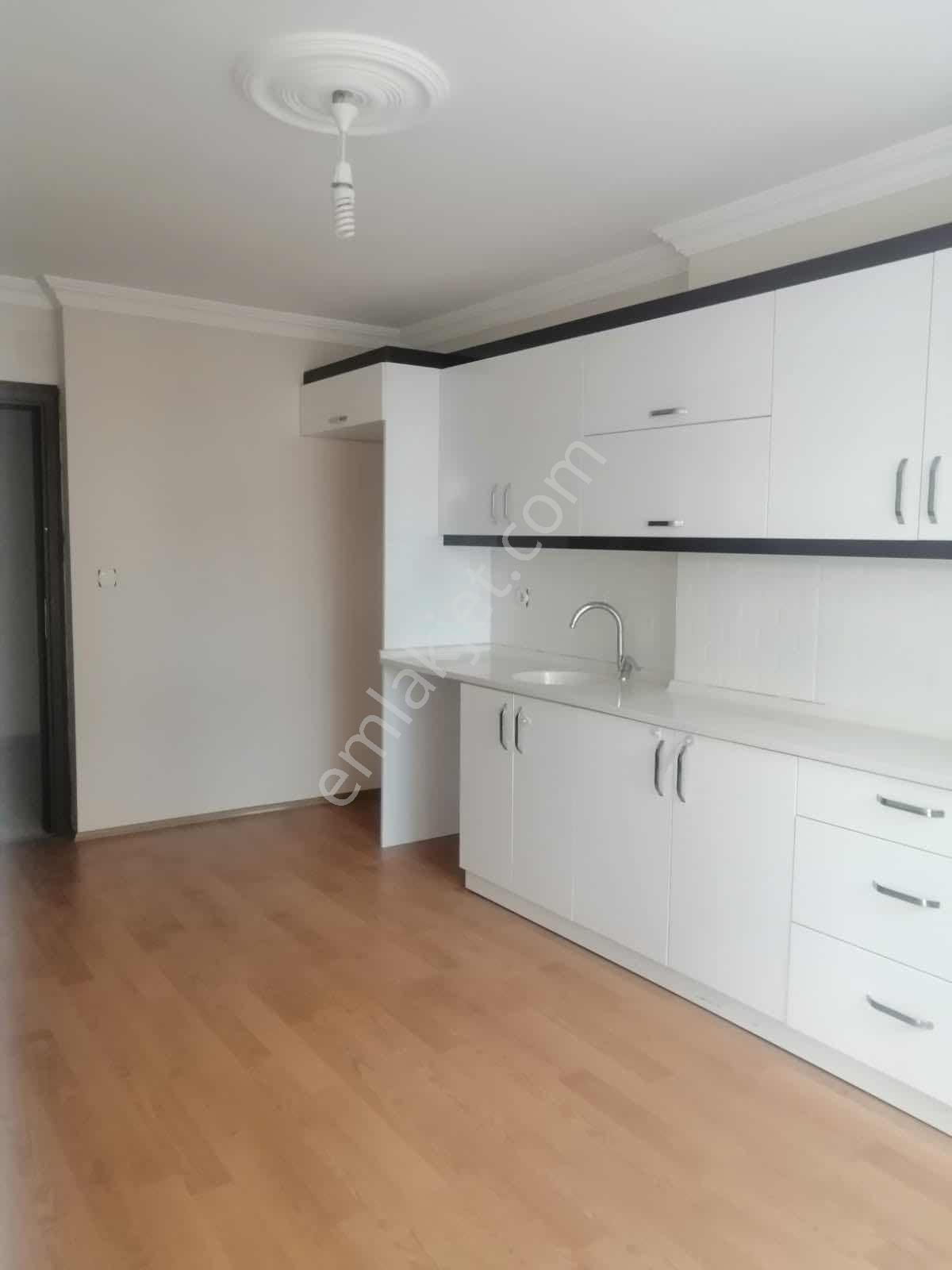 Söğütlü'de Kiralık 3+1 Daire - Görsel 11