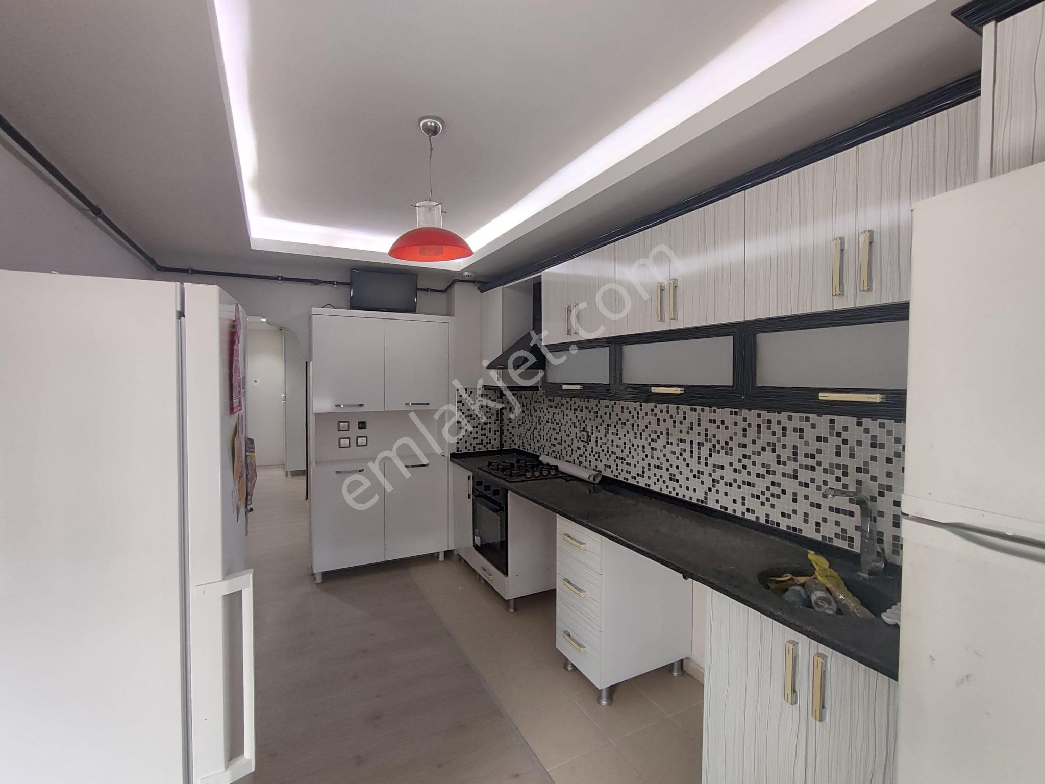 Ünsal Mahallesinde Havuzlu Site İçinde Satılık - Görsel 8