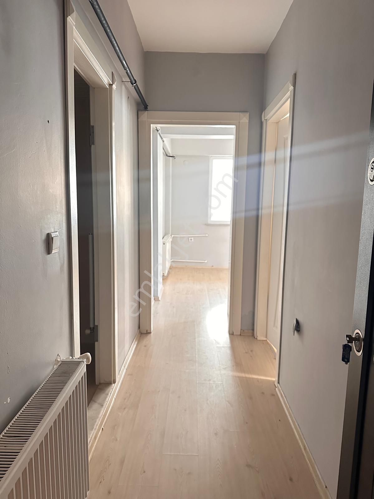 Century 21'den Karşıyaka'da Kiralık 1+1 - Görsel 26