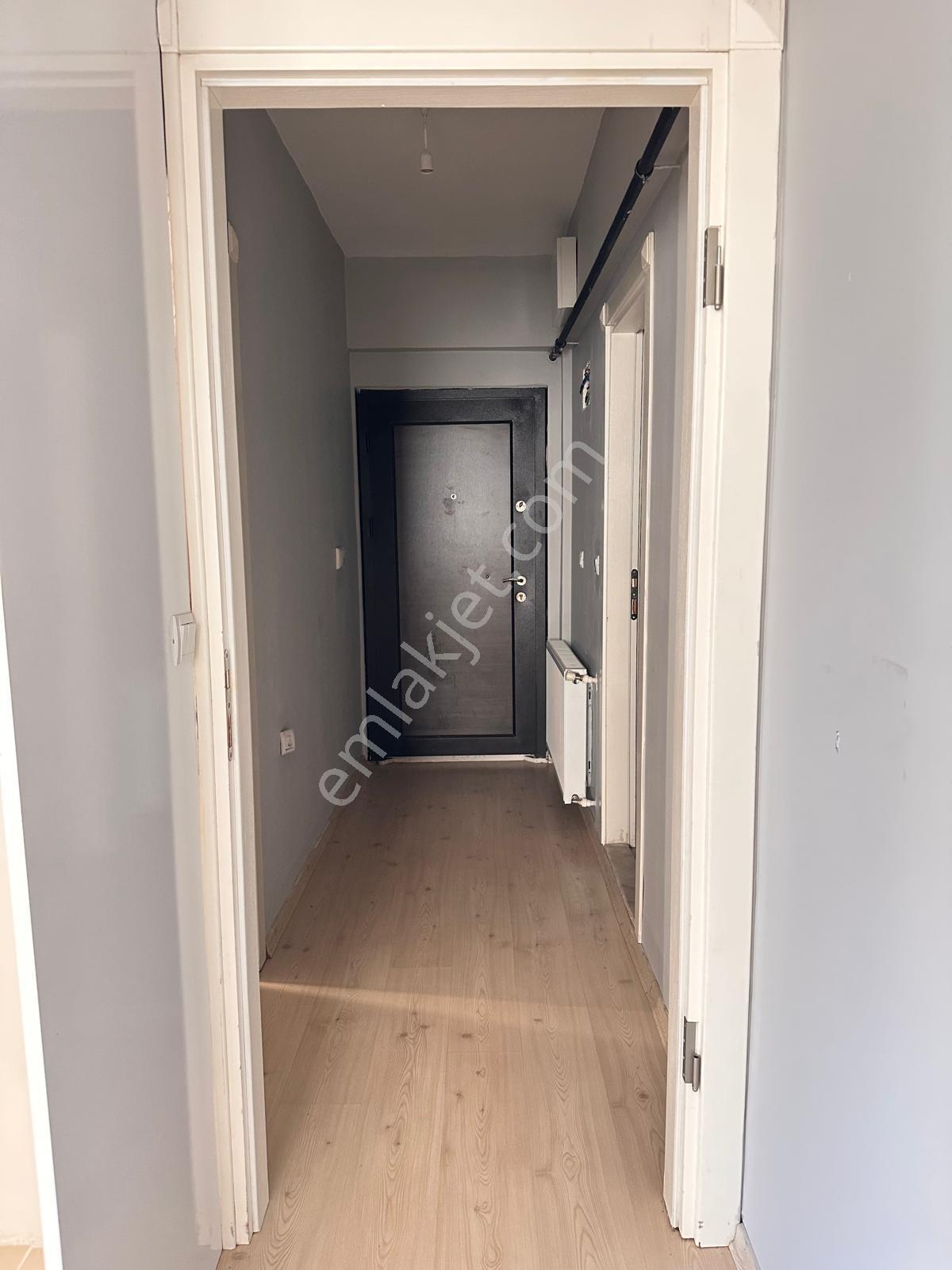 Century 21'den Karşıyaka'da Kiralık 1+1 - Görsel 17