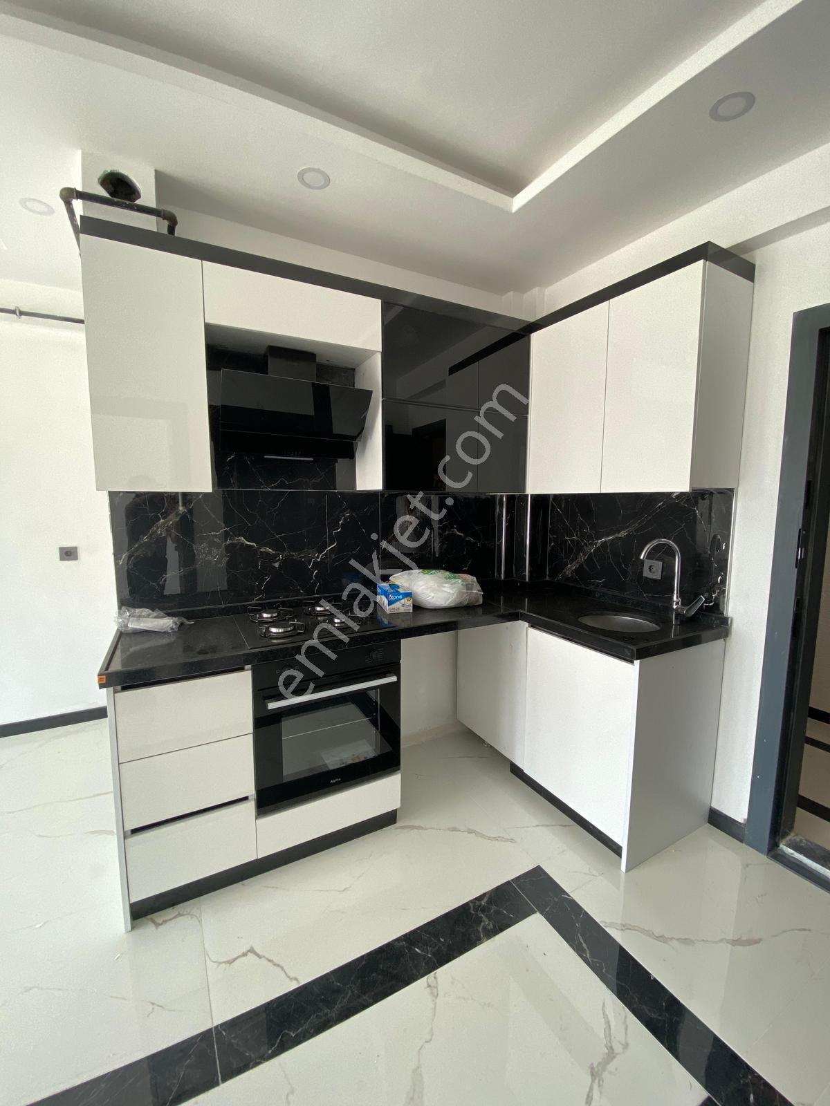 Havuzlar Mahallesi'nde Özel Bahçe Kullanımlı 1+1 Kiralık Daire - Görsel 12