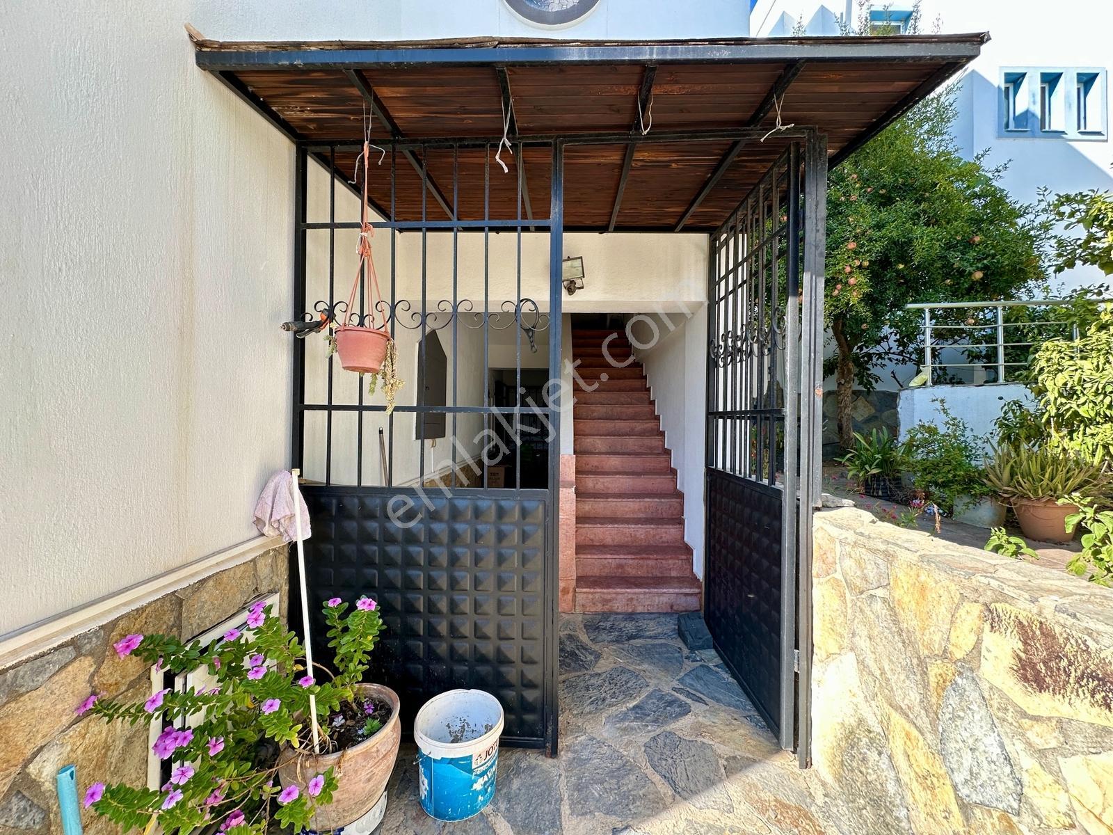 Bodrum Turgutreis'te Deniz Manzaralı Tertemiz 3+1 Daire - Görsel 18