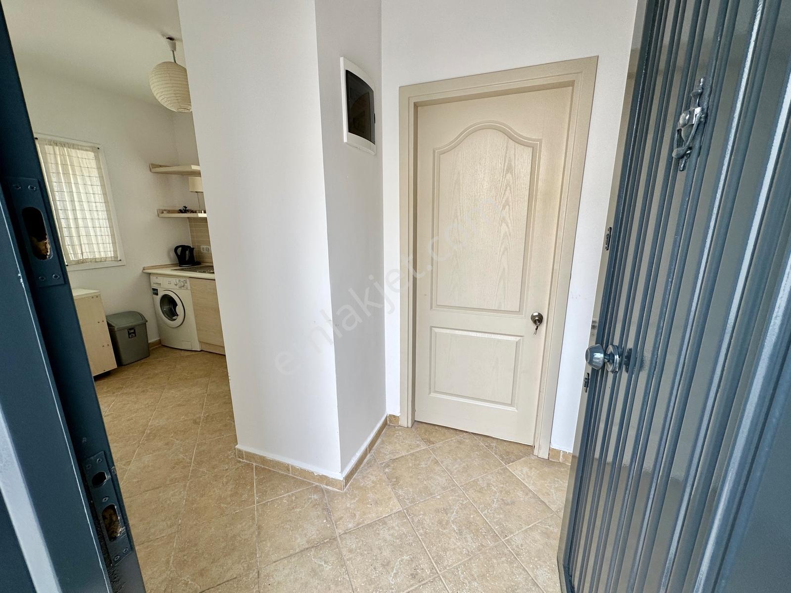 Bodrum Gümüşlük'te Havuzlu Güvenlikli Sitede Ferah Üst Kat Daire - Görsel 21