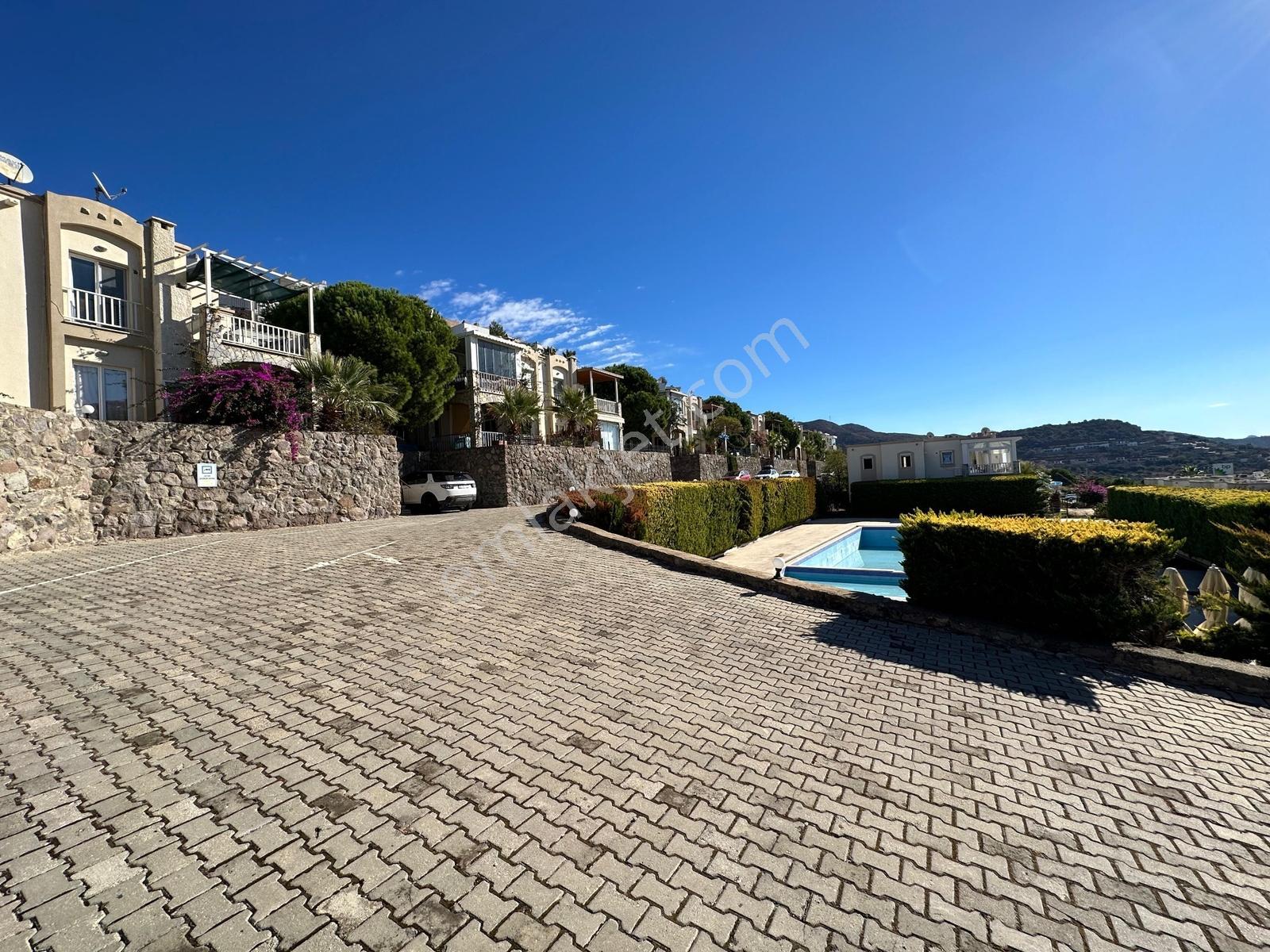 Bodrum Gümüşlük'te Havuzlu Güvenlikli Sitede Ferah Üst Kat Daire - Görsel 35
