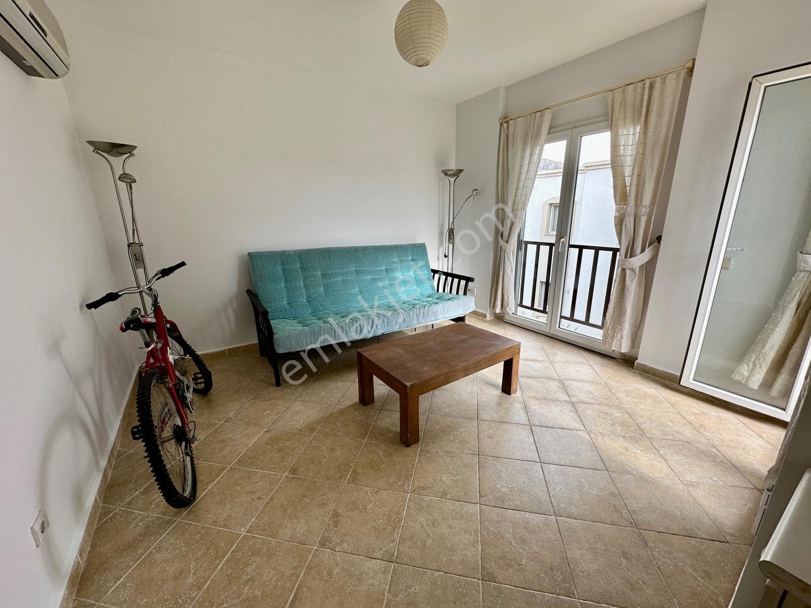 Bodrum Gümüşlük'te Havuzlu Güvenlikli Sitede Ferah Üst Kat Daire - Görsel 22
