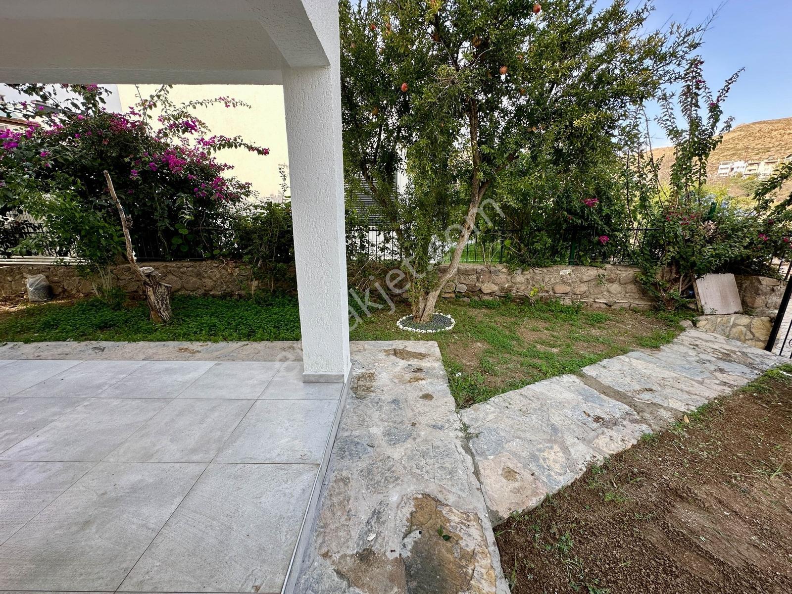 Bodrum Akyarlar'da Satılık Müstakil Bahçeli Site İçi 3+1 Villa - Görsel 16