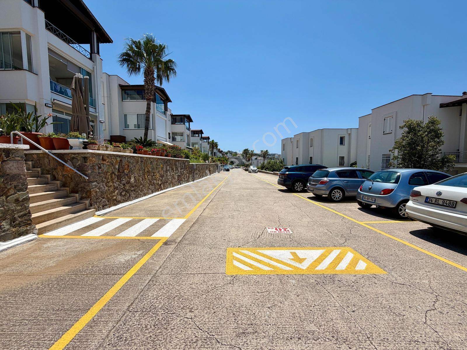 Turgutreis Yalı'da Denize Sıfır Havuzlu Harika Manzaralı Daire - Görsel 31