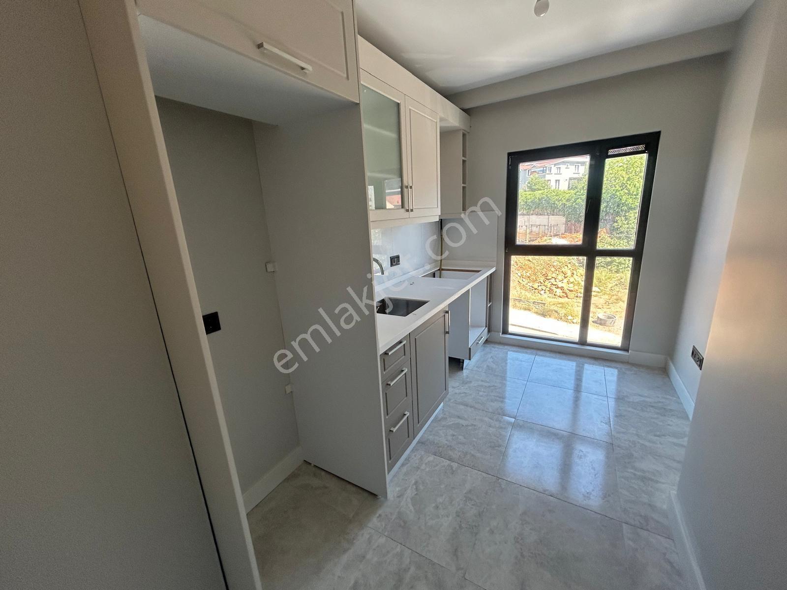 Üsküdar Mehmet Akif Ersoy'da Yeni Site Merkezi Konum 2+1 Satılık - Görsel 6