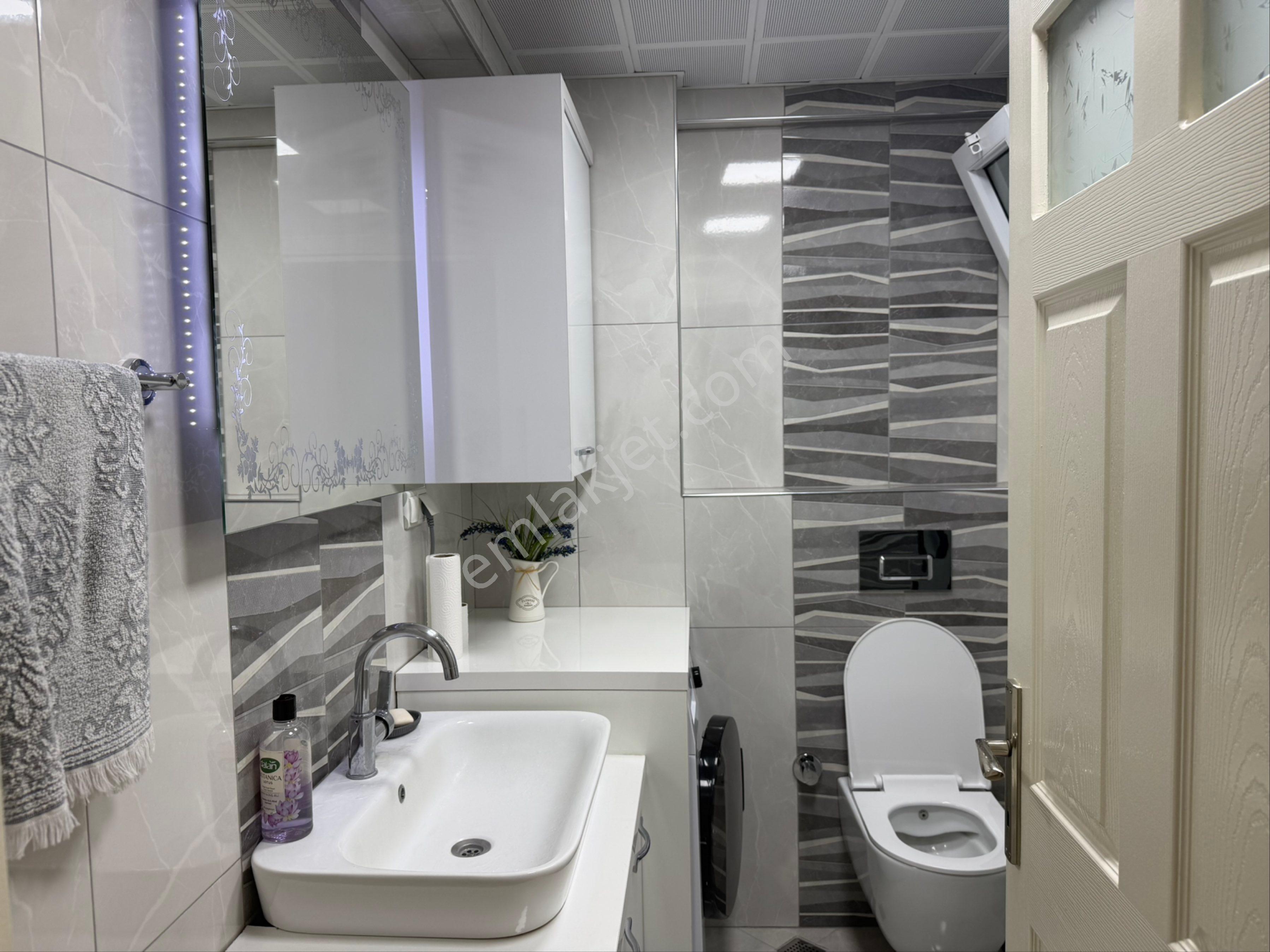 Karşıyaka Demirköprü De Full Eşyalı Kiralık 3+1 Lüx Köşe Daire - Görsel 35