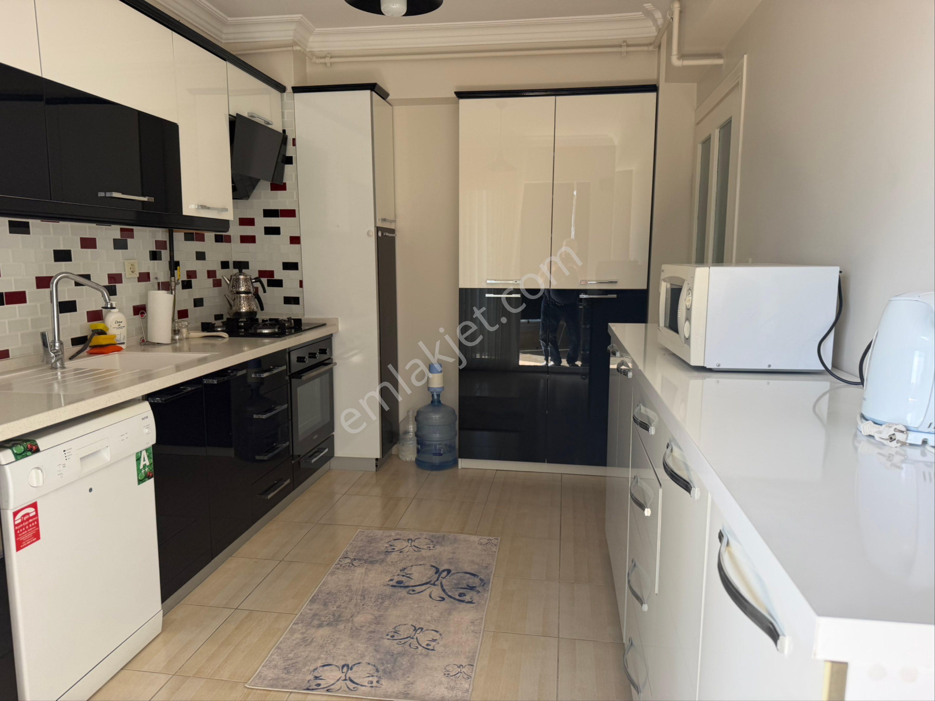 Karşıyaka Demirköprü De Full Eşyalı Kiralık 3+1 Lüx Köşe Daire - Görsel 14