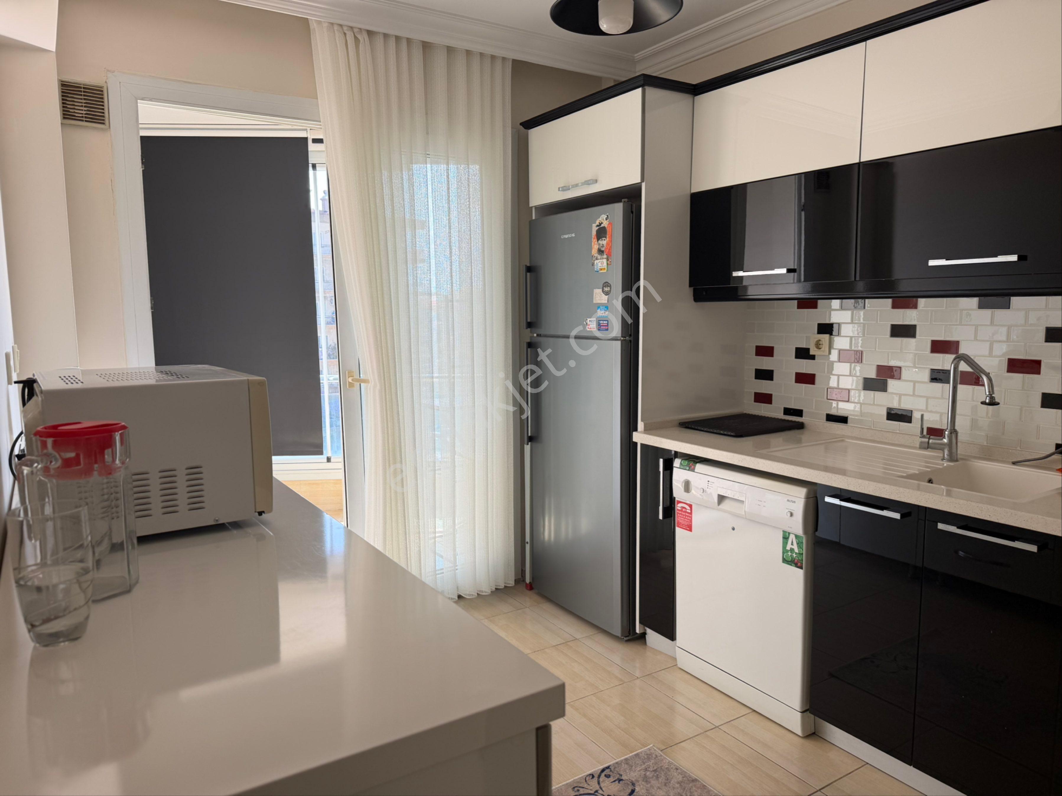 Karşıyaka Demirköprü De Full Eşyalı Kiralık 3+1 Lüx Köşe Daire - Görsel 15