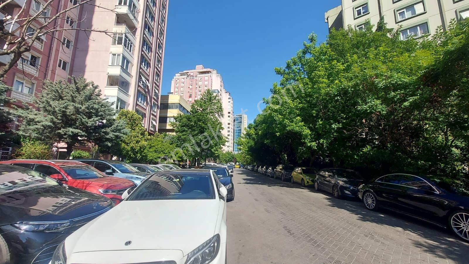 Ataşehir Bulvarda Satılık 1+1 Daire - Görsel 10