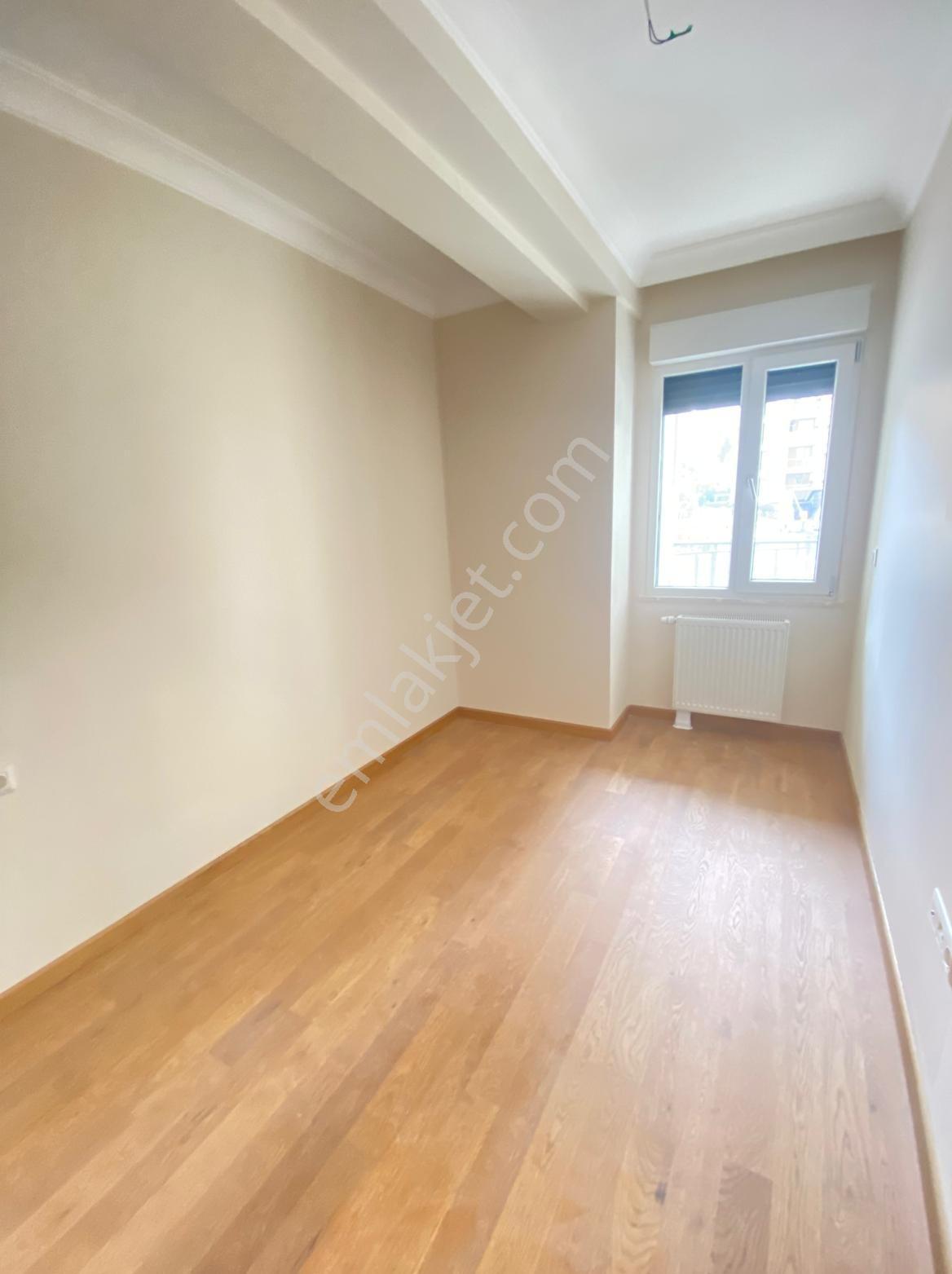 Erenköyde Divanın Sokağında 2+1 80 M2 Net - Görsel 2