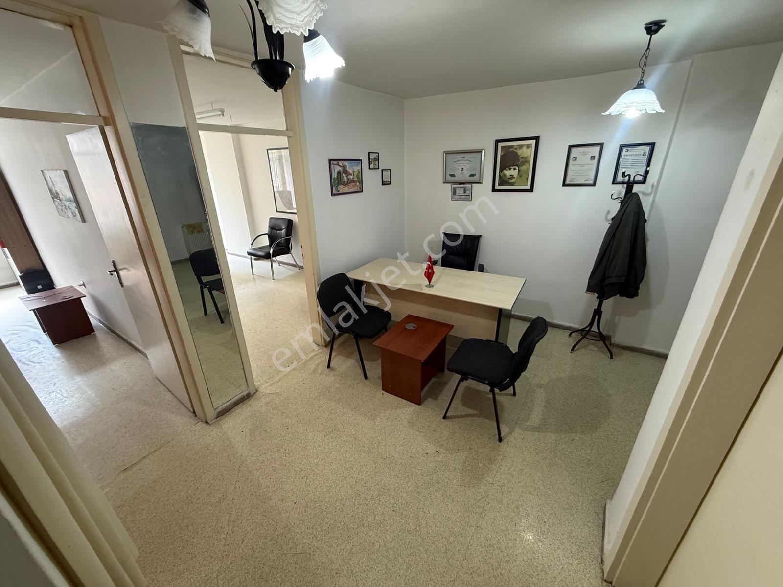 Meşrutiyet Caddesi'nde Full Eşyalı Satılık 2+1 Ofis - Görsel 10