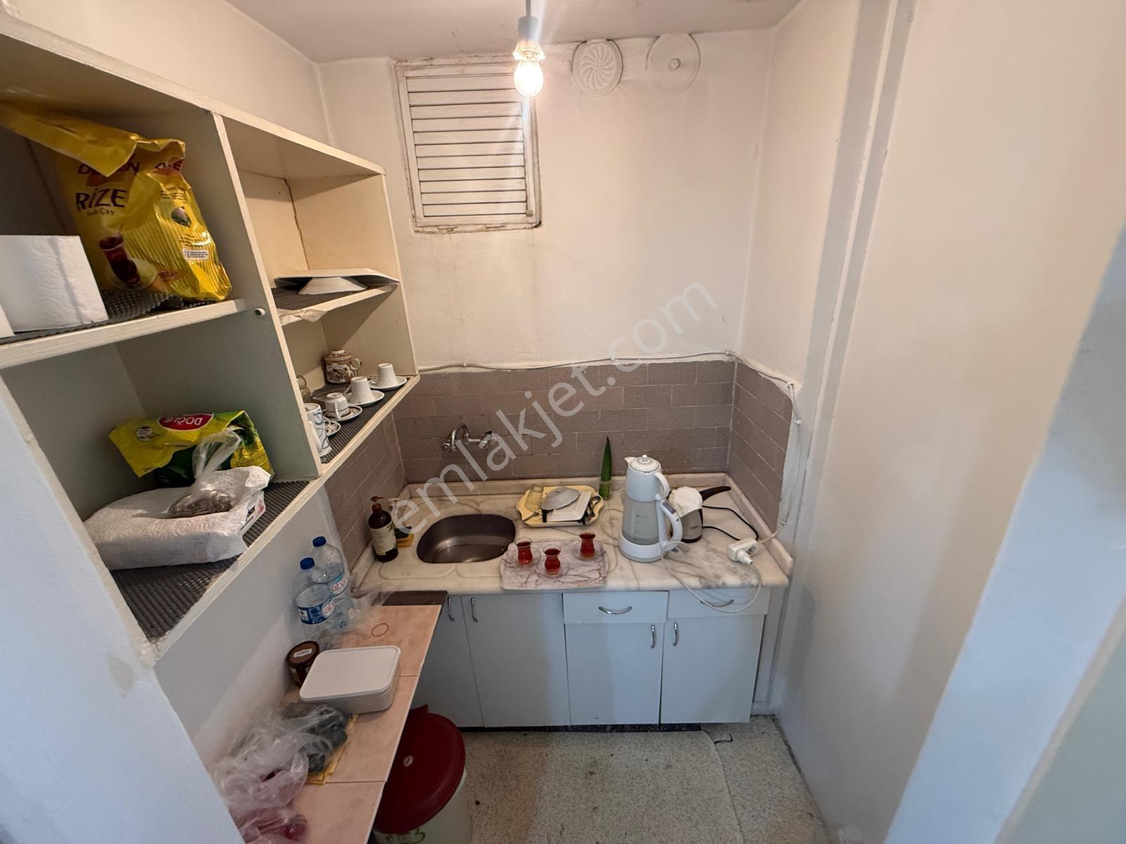 Meşrutiyet Caddesi'nde Full Eşyalı Satılık 2+1 Ofis - Görsel 12