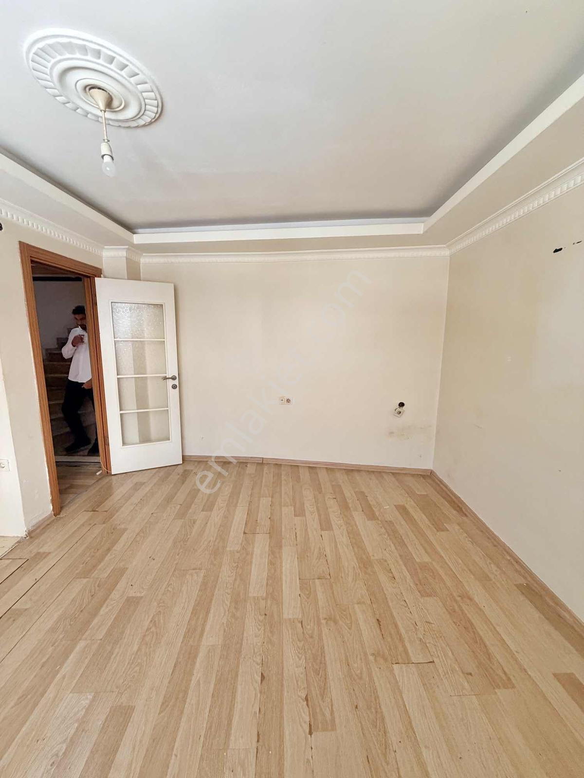 Familyadan Girne Cad Alt Sokağında 2+1 Satılık 85m2 Yüksek Giriş - Görsel 15