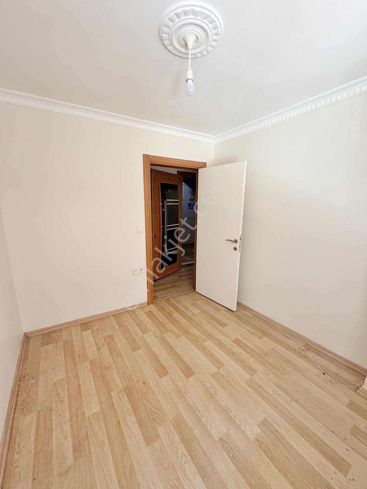 Familyadan Girne Cad Alt Sokağında 2+1 Satılık 85m2 Yüksek Giriş - Görsel 7