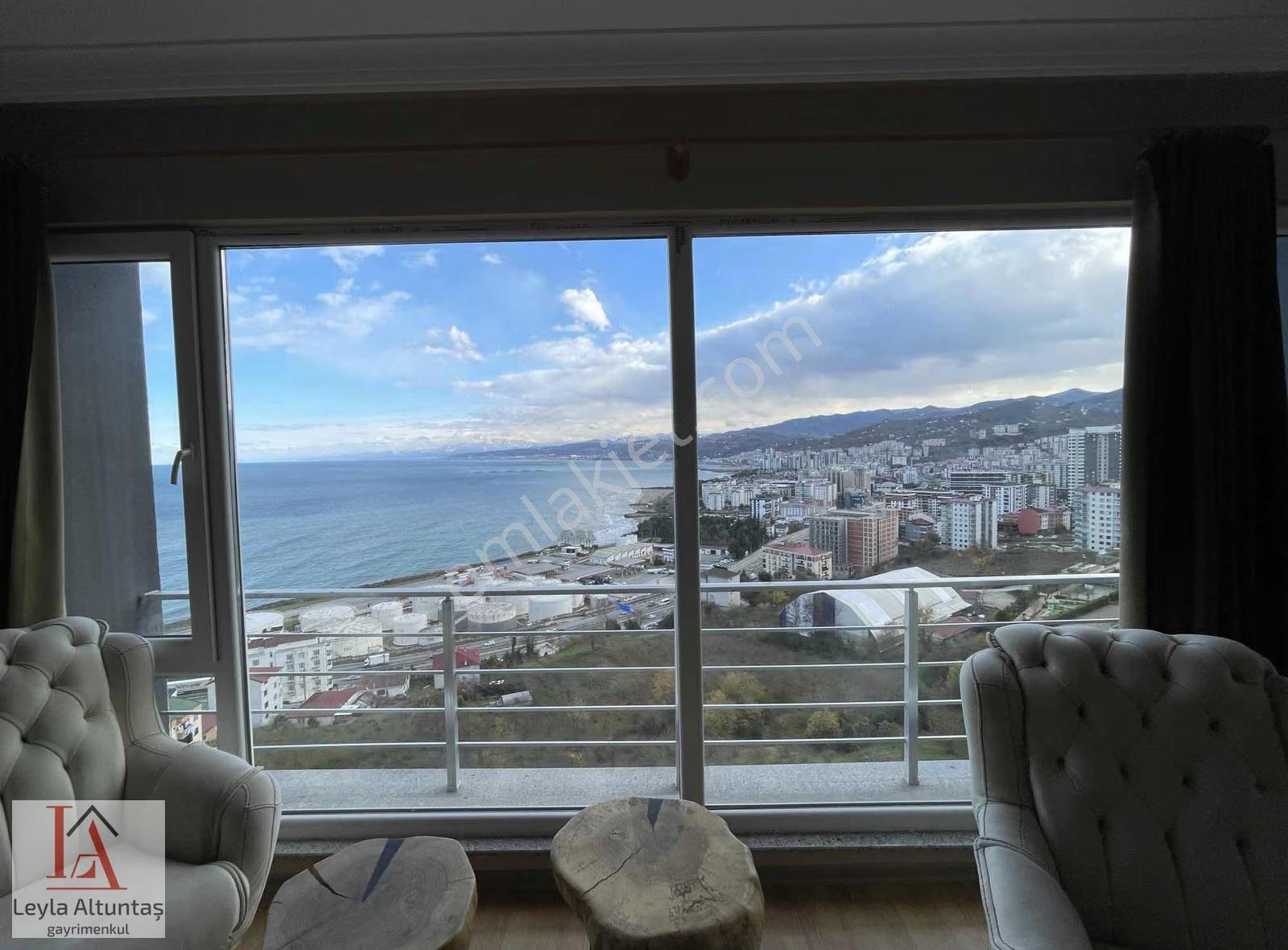 Yalıncakta Kesintisiz Deniz Manzaralı Eşyalı Kiralık 4+1 Daire